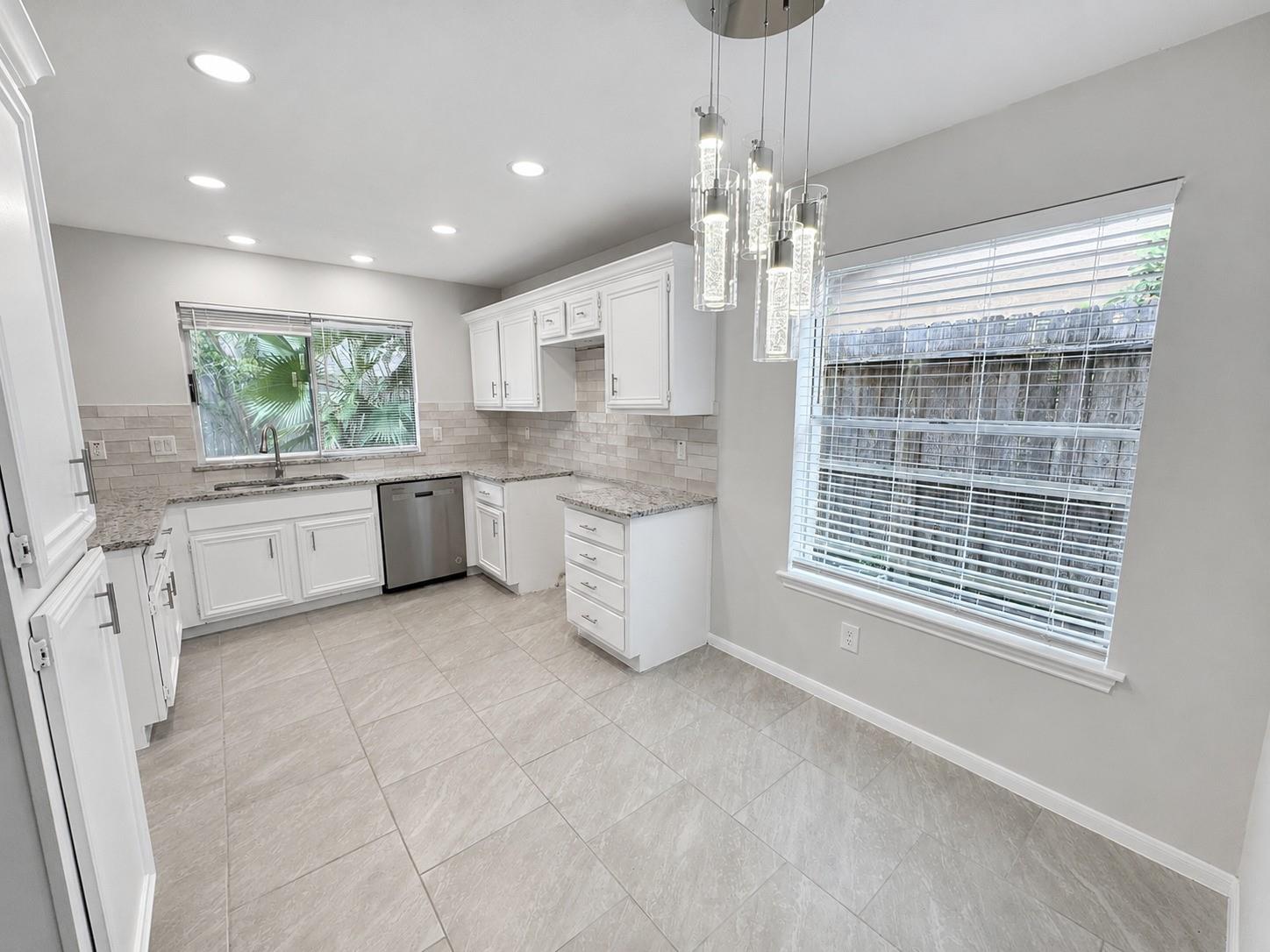 12039 Canterhurst Way