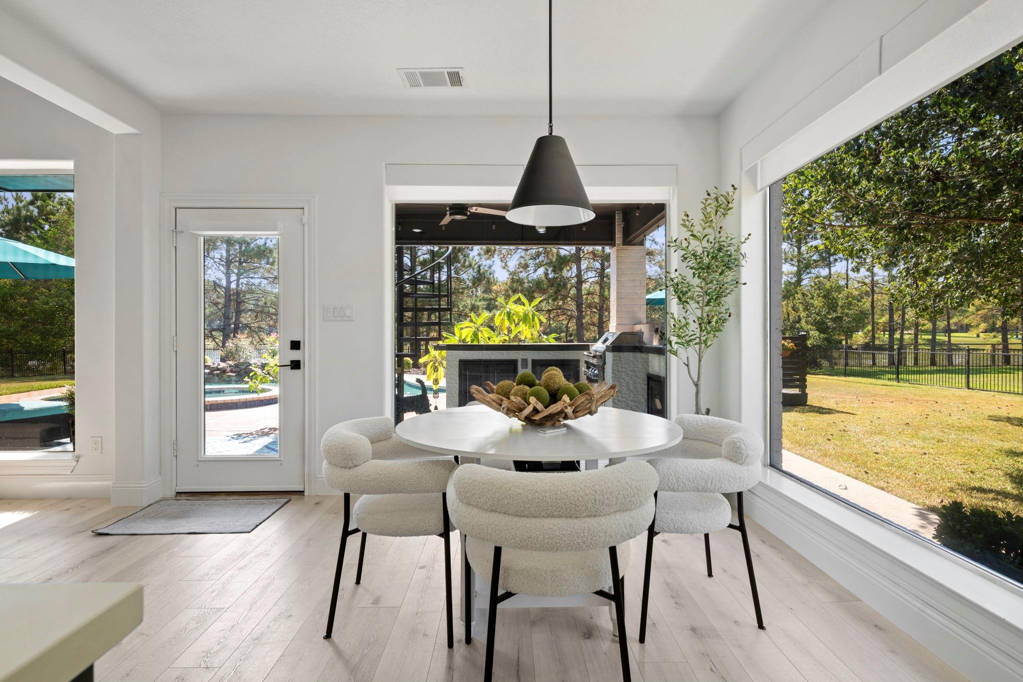 9822 Crestwater Circle