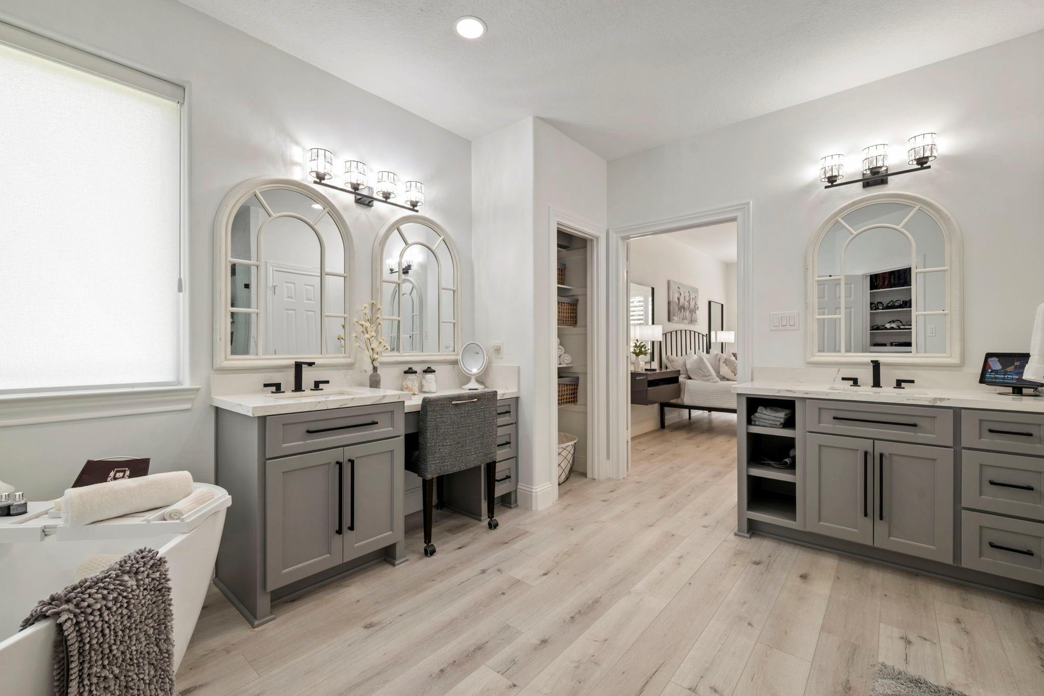 9822 Crestwater Circle