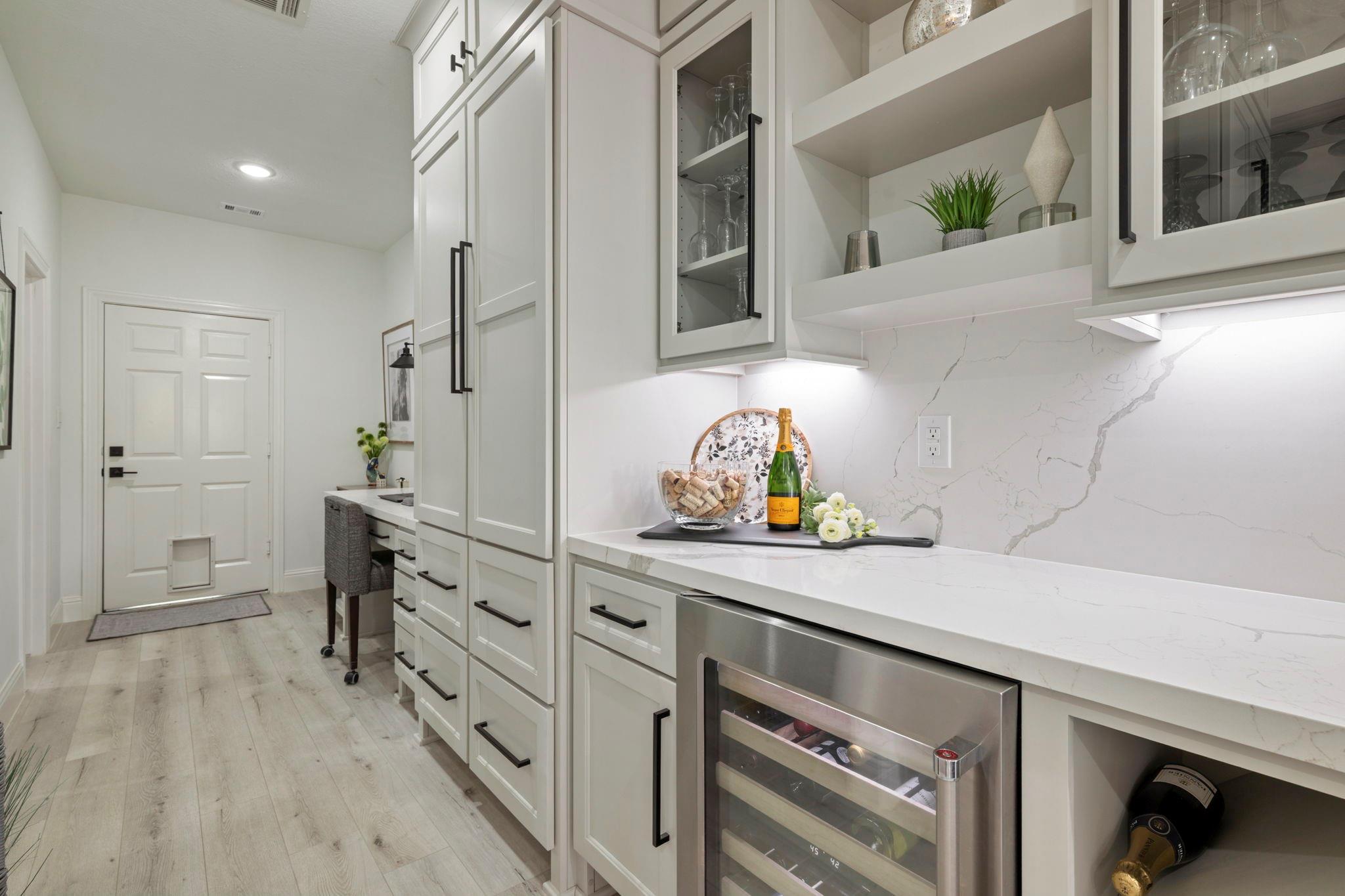 9822 Crestwater Circle