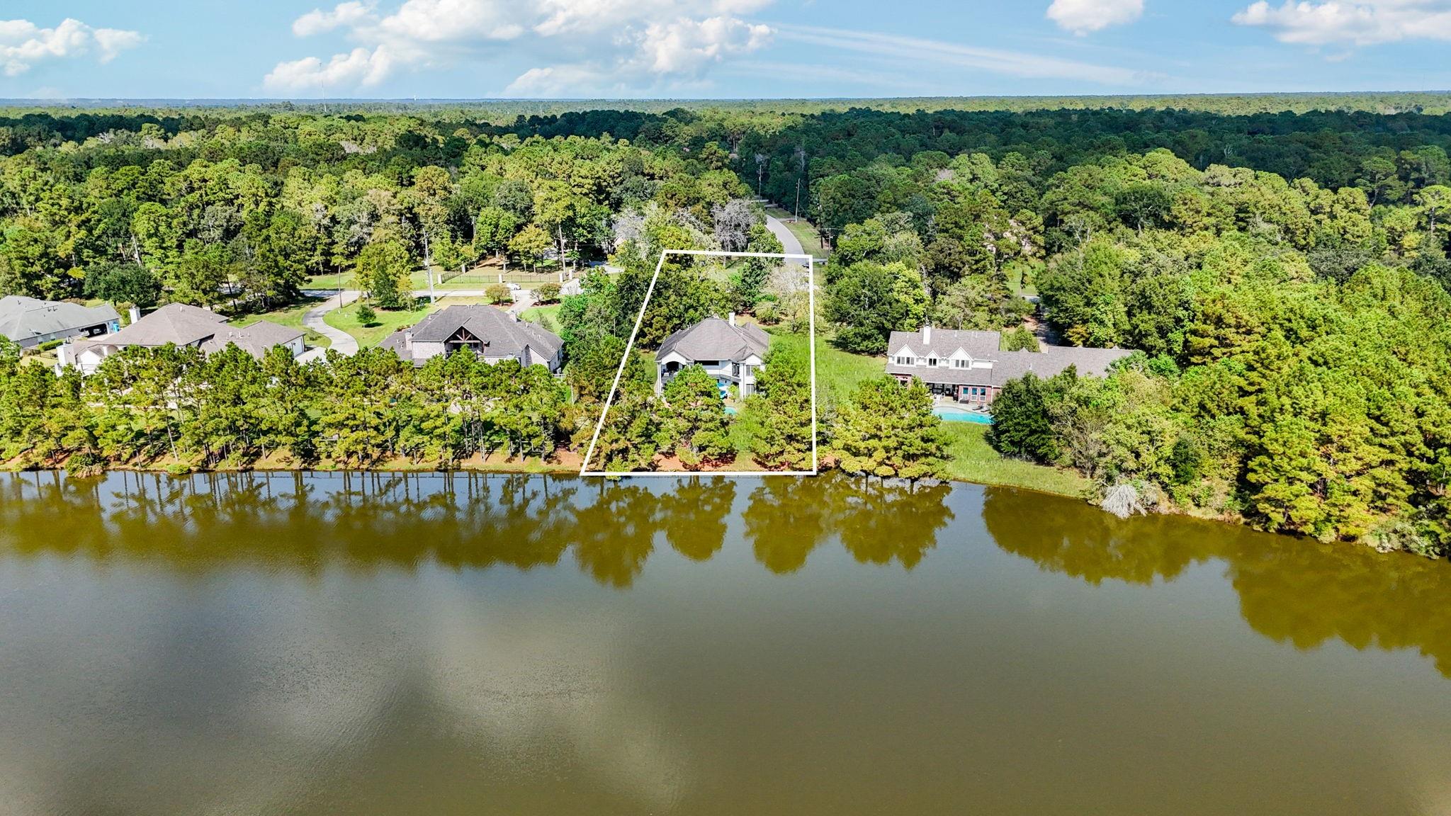 9822 Crestwater Circle