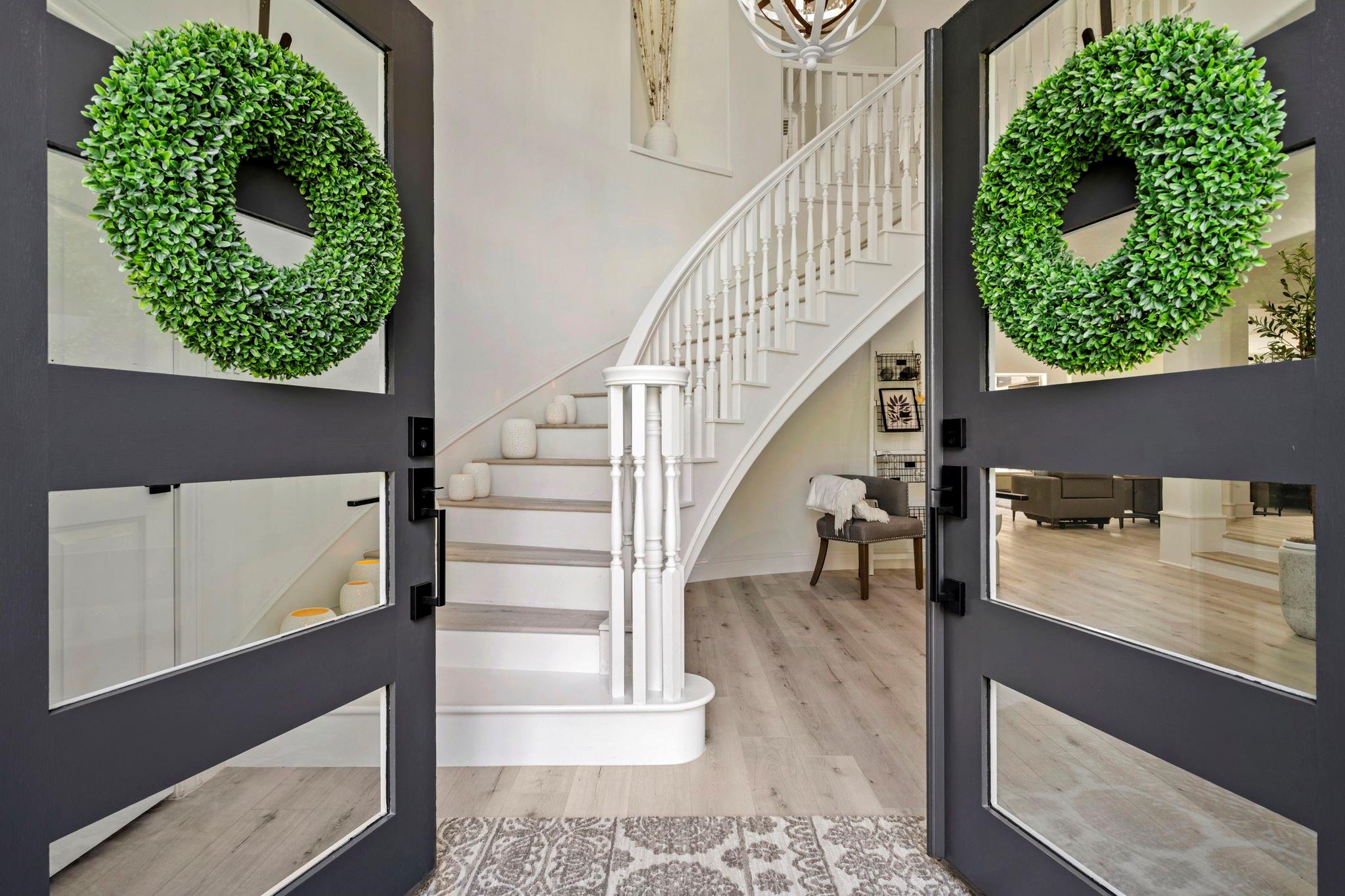 9822 Crestwater Circle