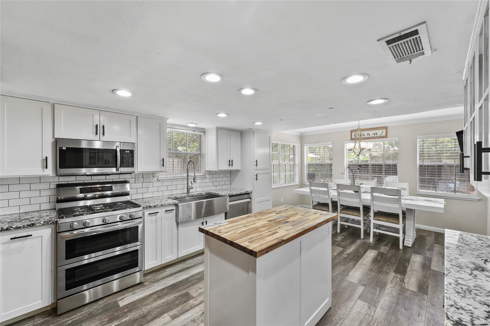 2408 Chelmsford Court