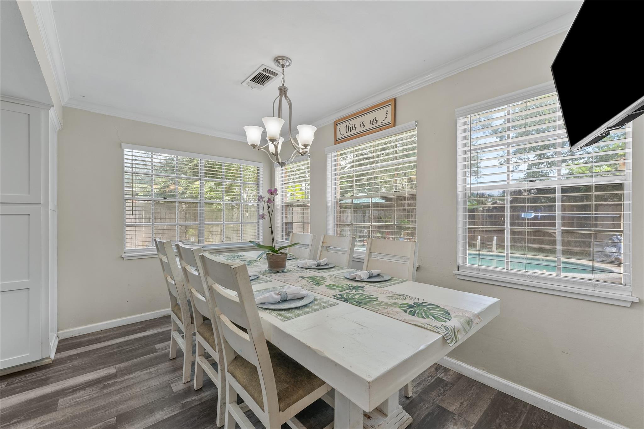 2408 Chelmsford Court