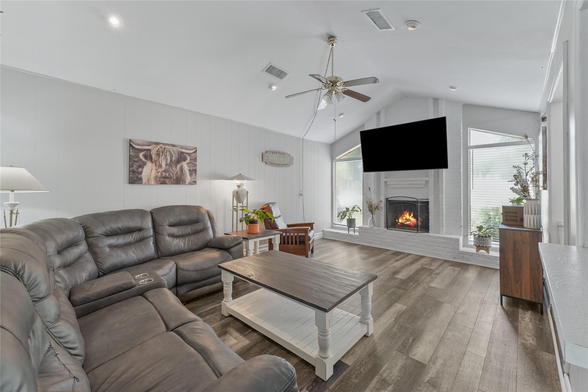 2408 Chelmsford Court