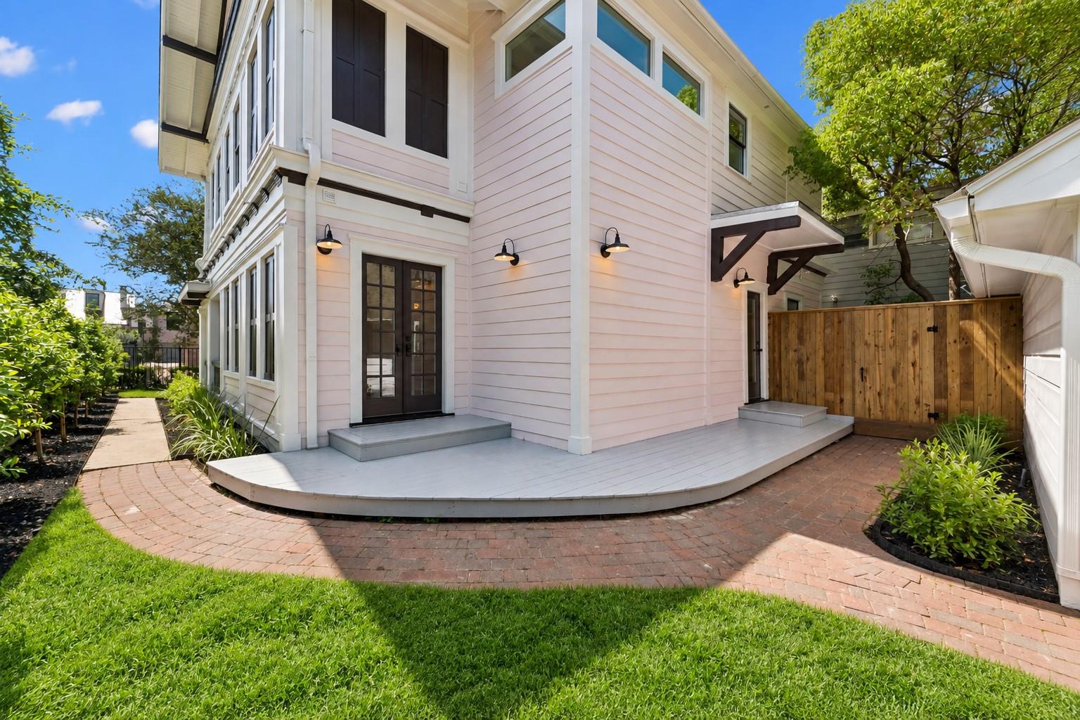 405 Stratford Street
