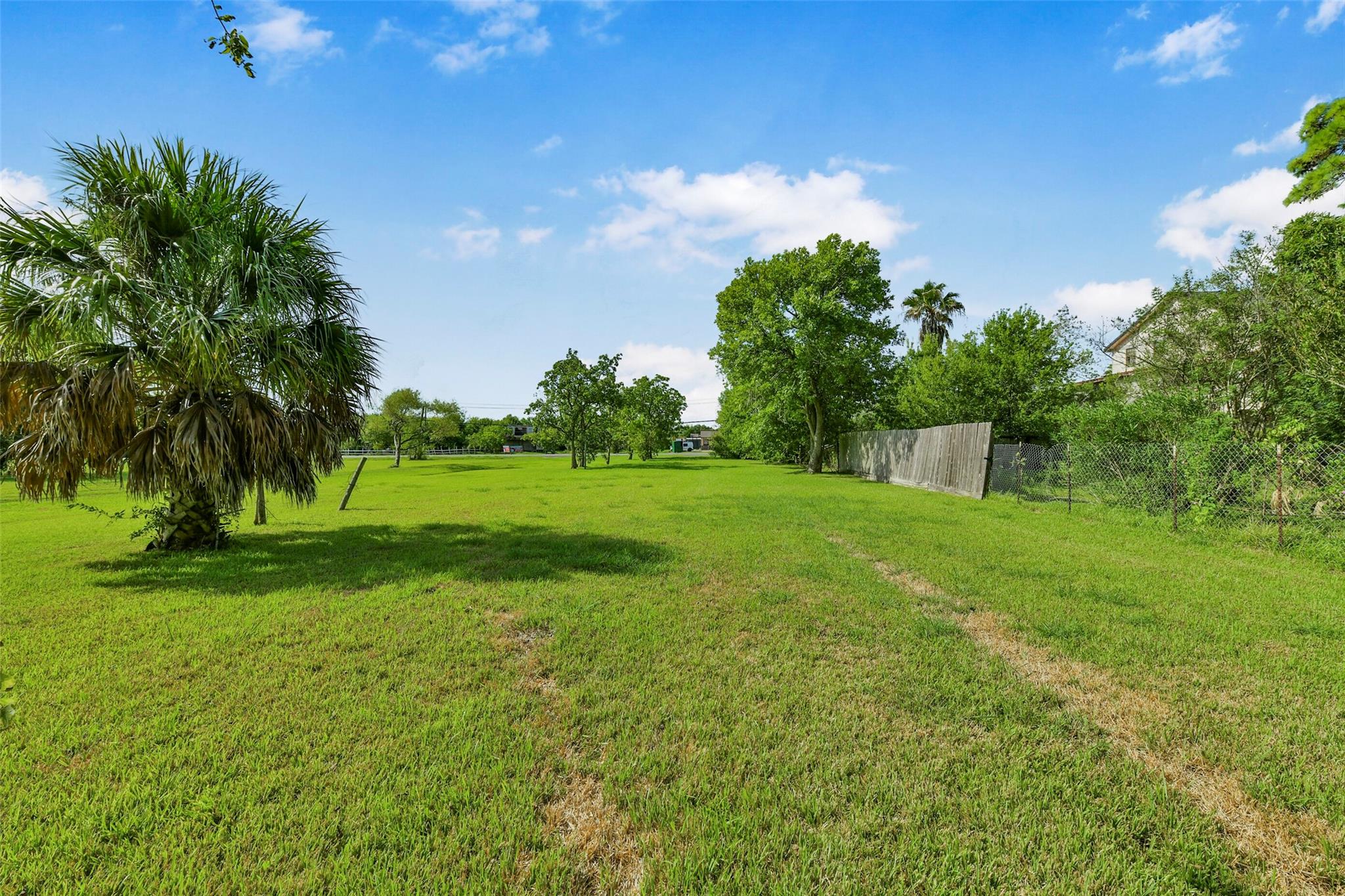 2480 E East Bayshore Drive