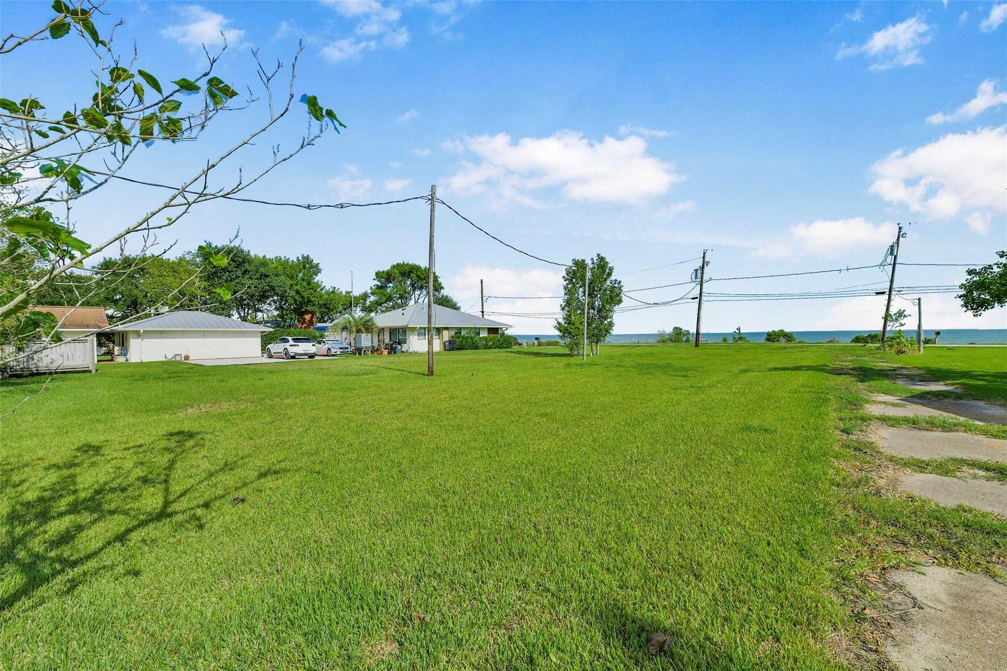 2480 E East Bayshore Drive