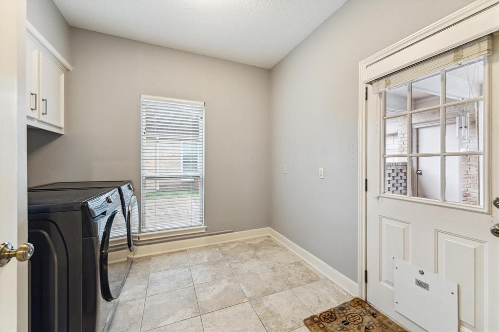 6019 Oak Creek Lane