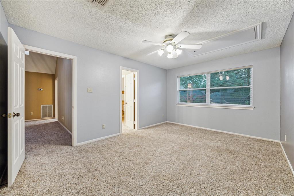 6019 Oak Creek Lane