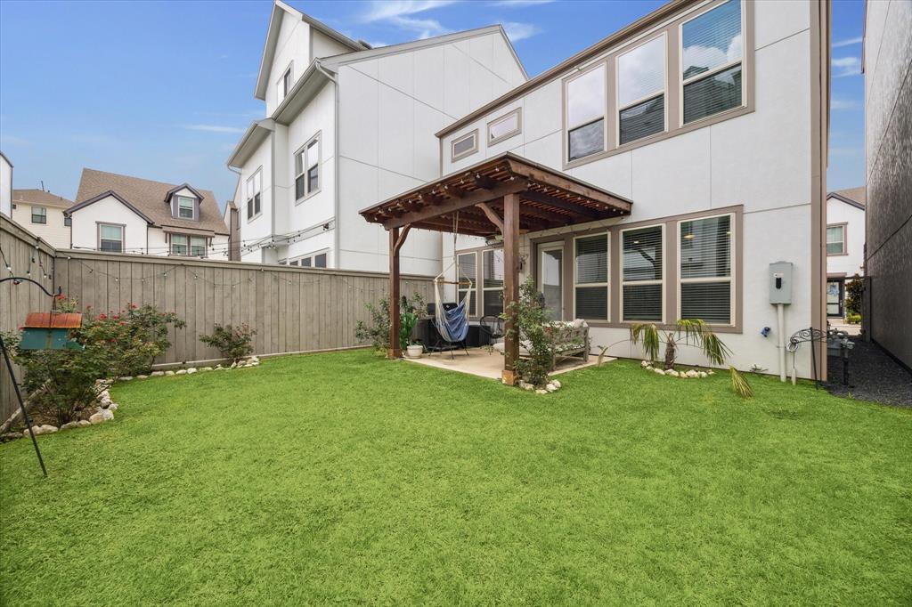 821 Kamano Avenue