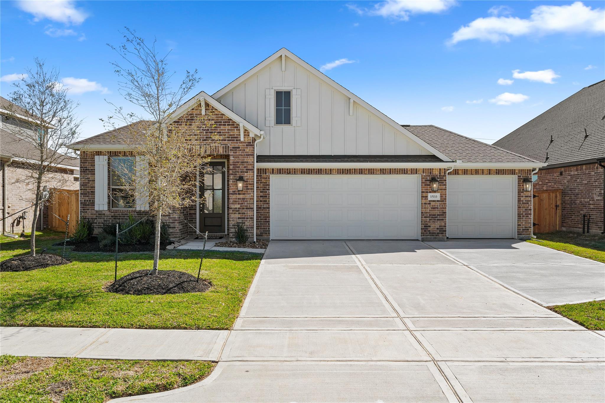 1533 Apache Heights Drive