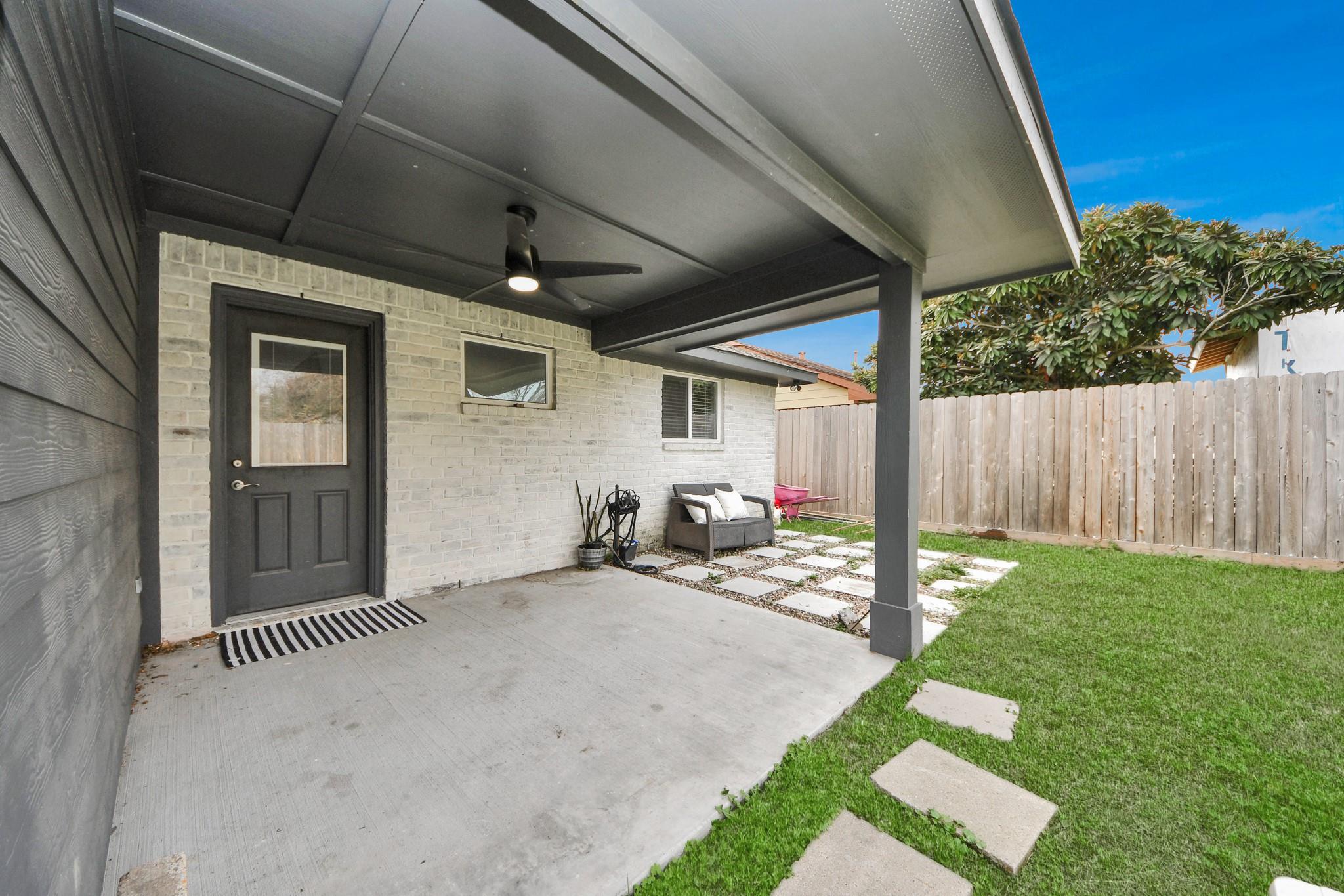 834 Ellington Street