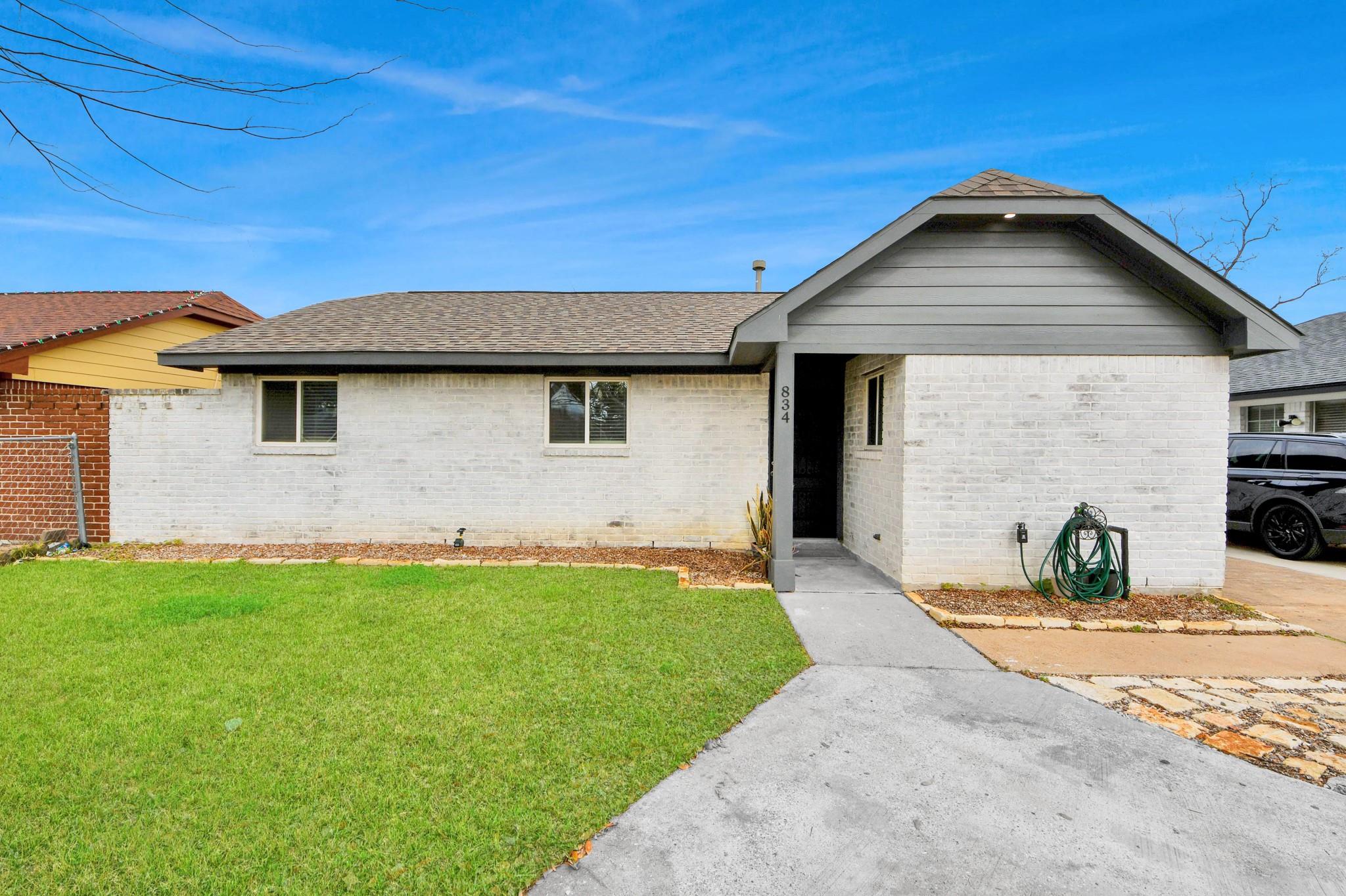 834 Ellington Street