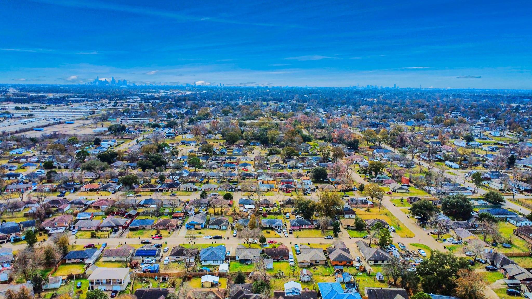 834 Ellington Street