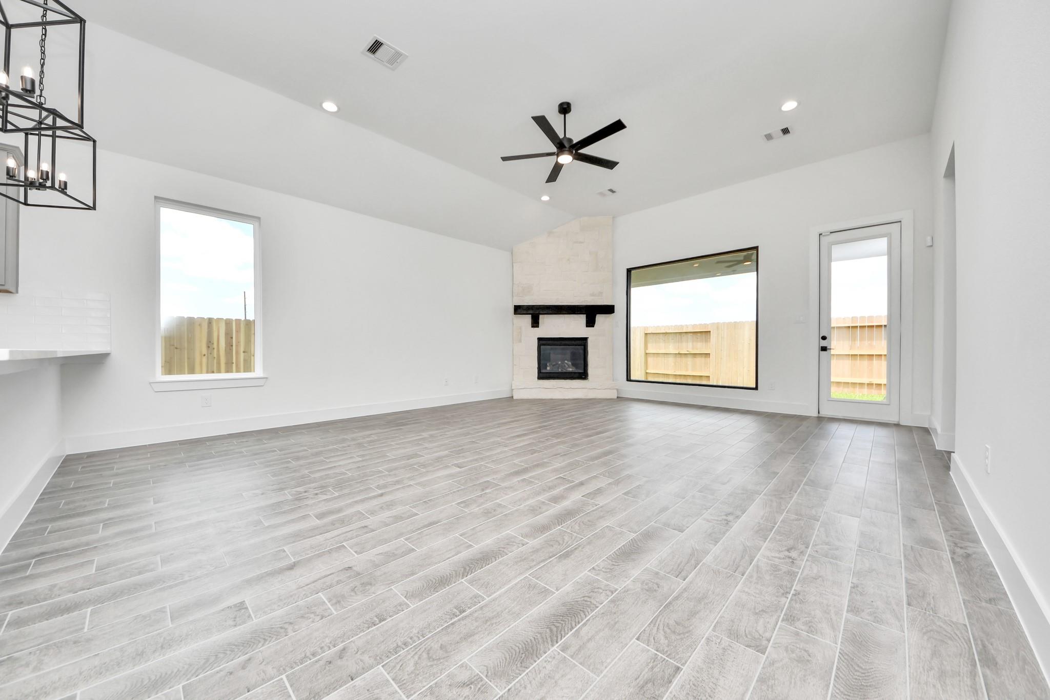 6207 Vista View Lane