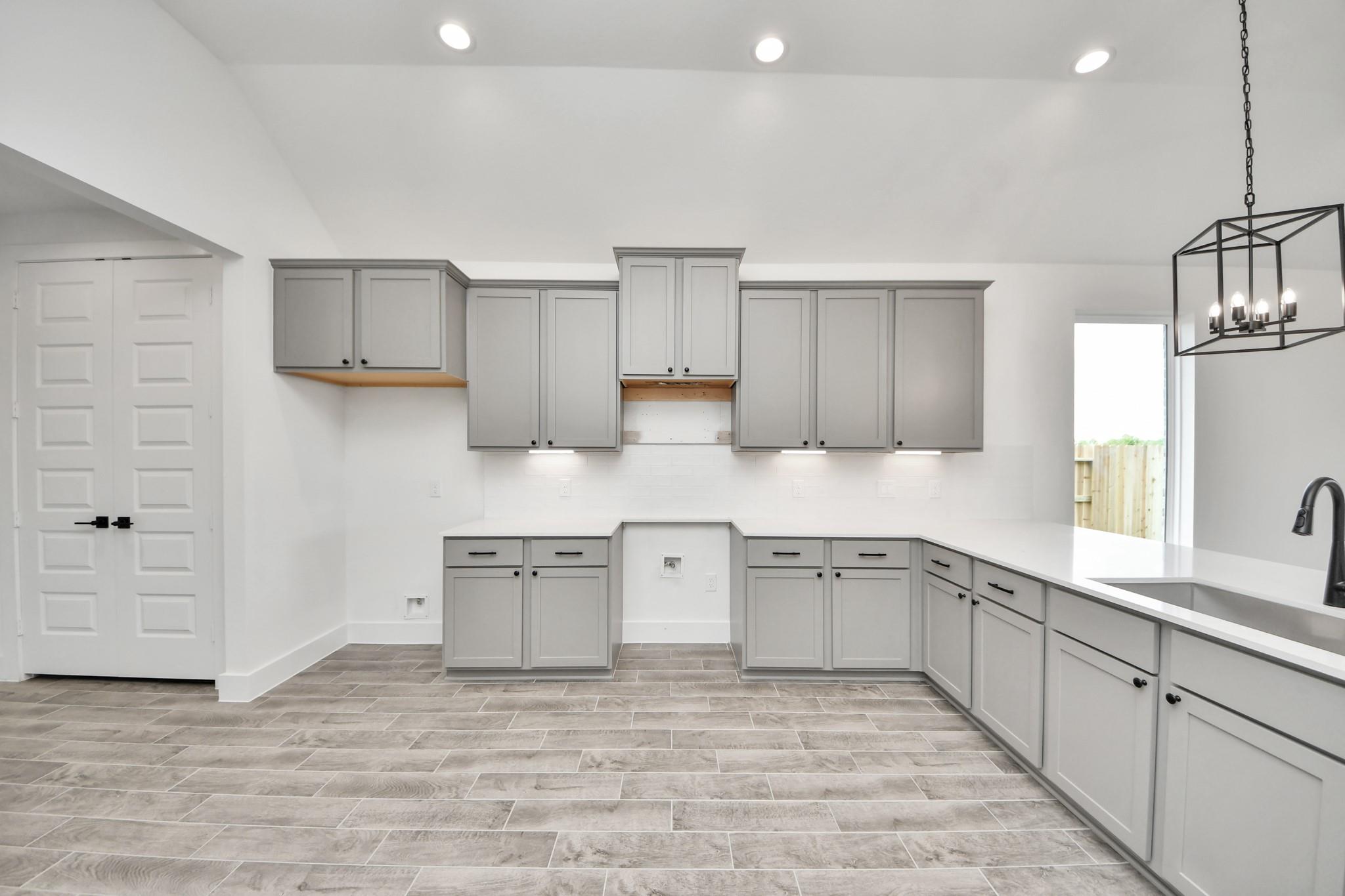 6207 Vista View Lane