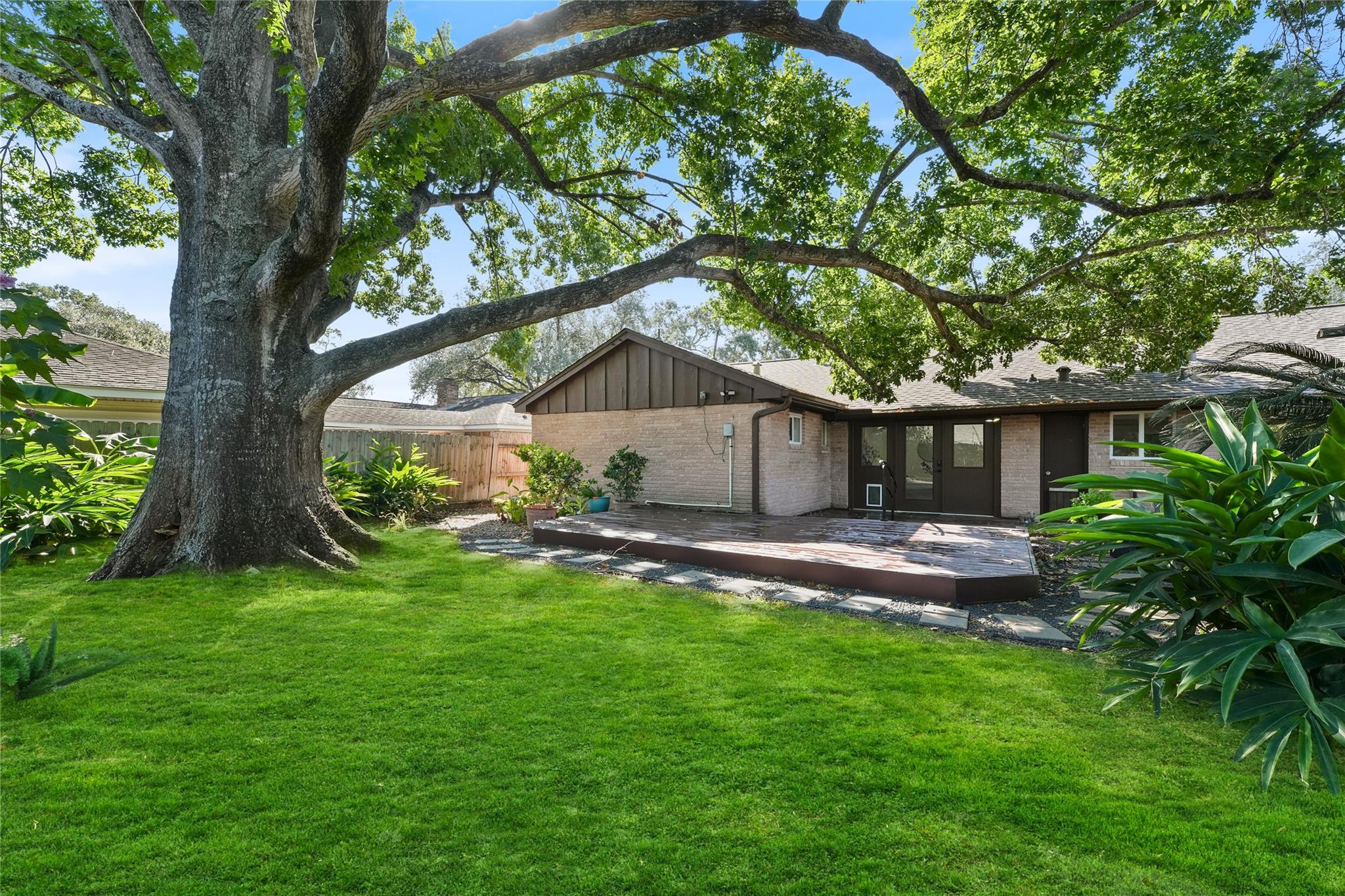 5830 Yarwell Drive, Houston