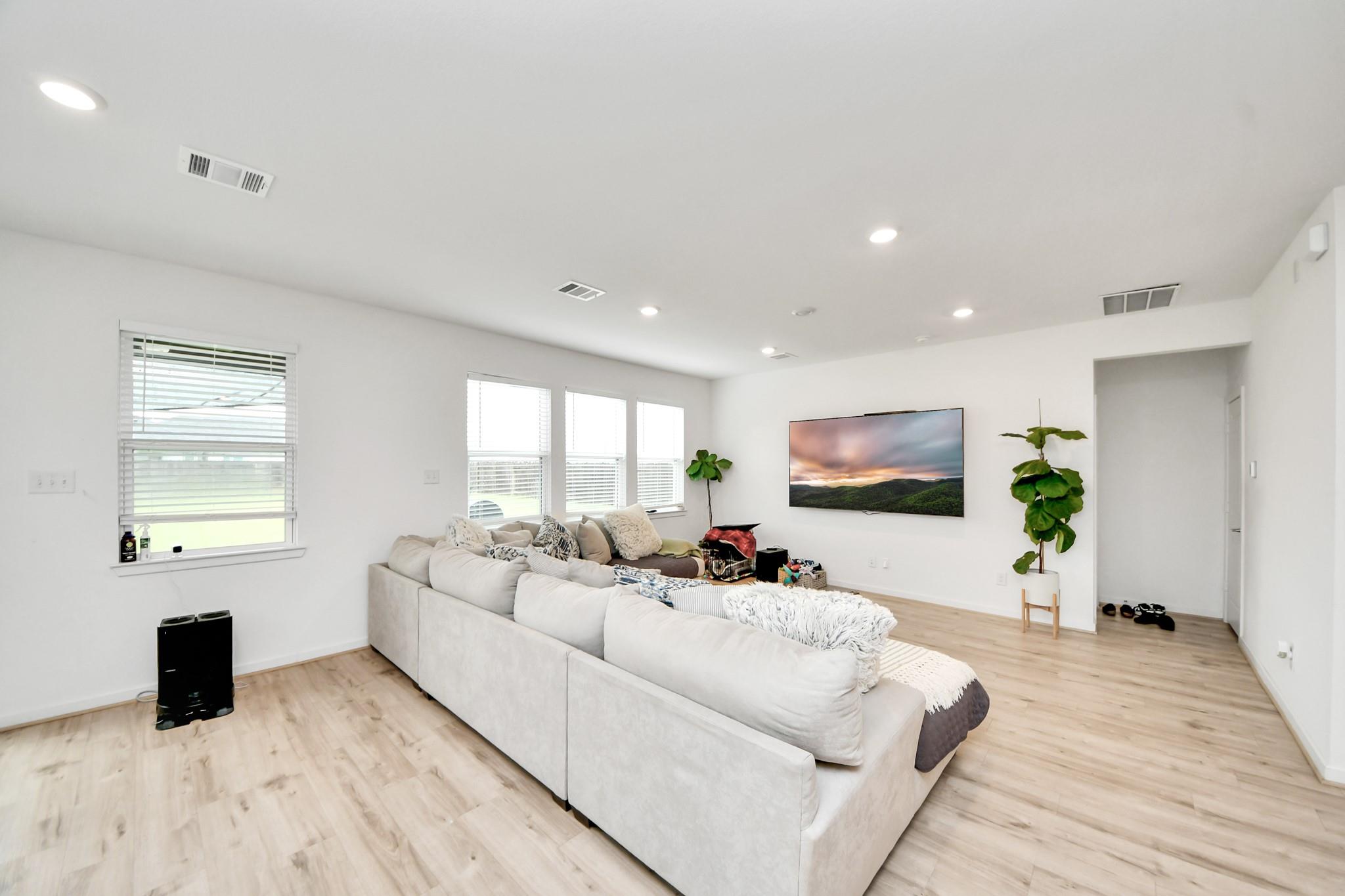 21827 Redwood Bluff Trail