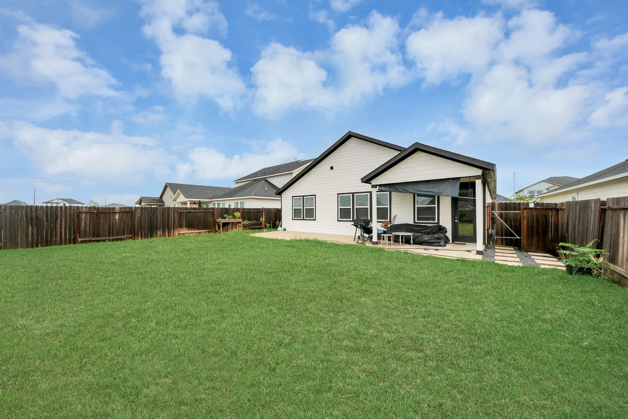 21827 Redwood Bluff Trail