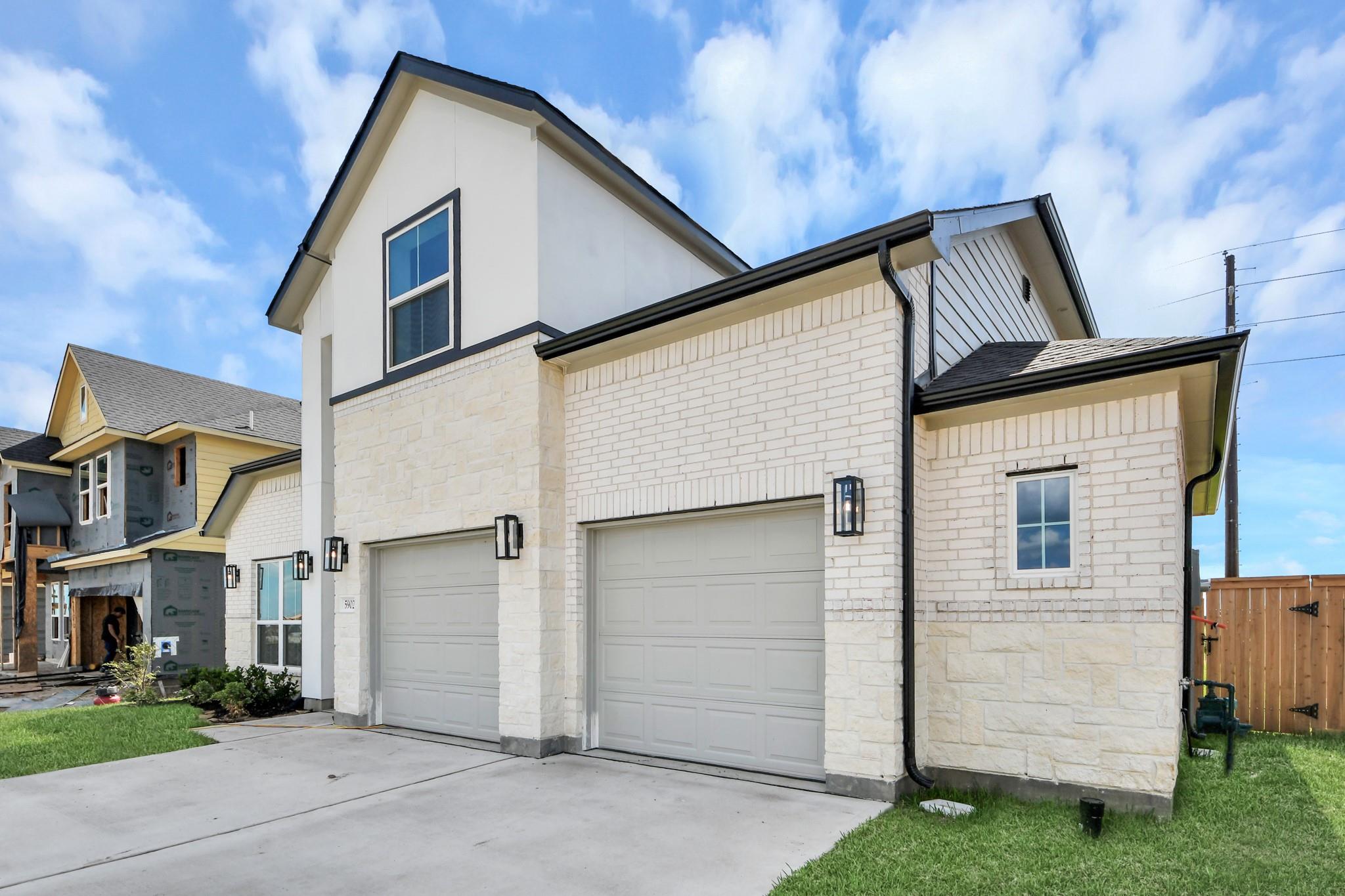 5902 Fox Peak Lane