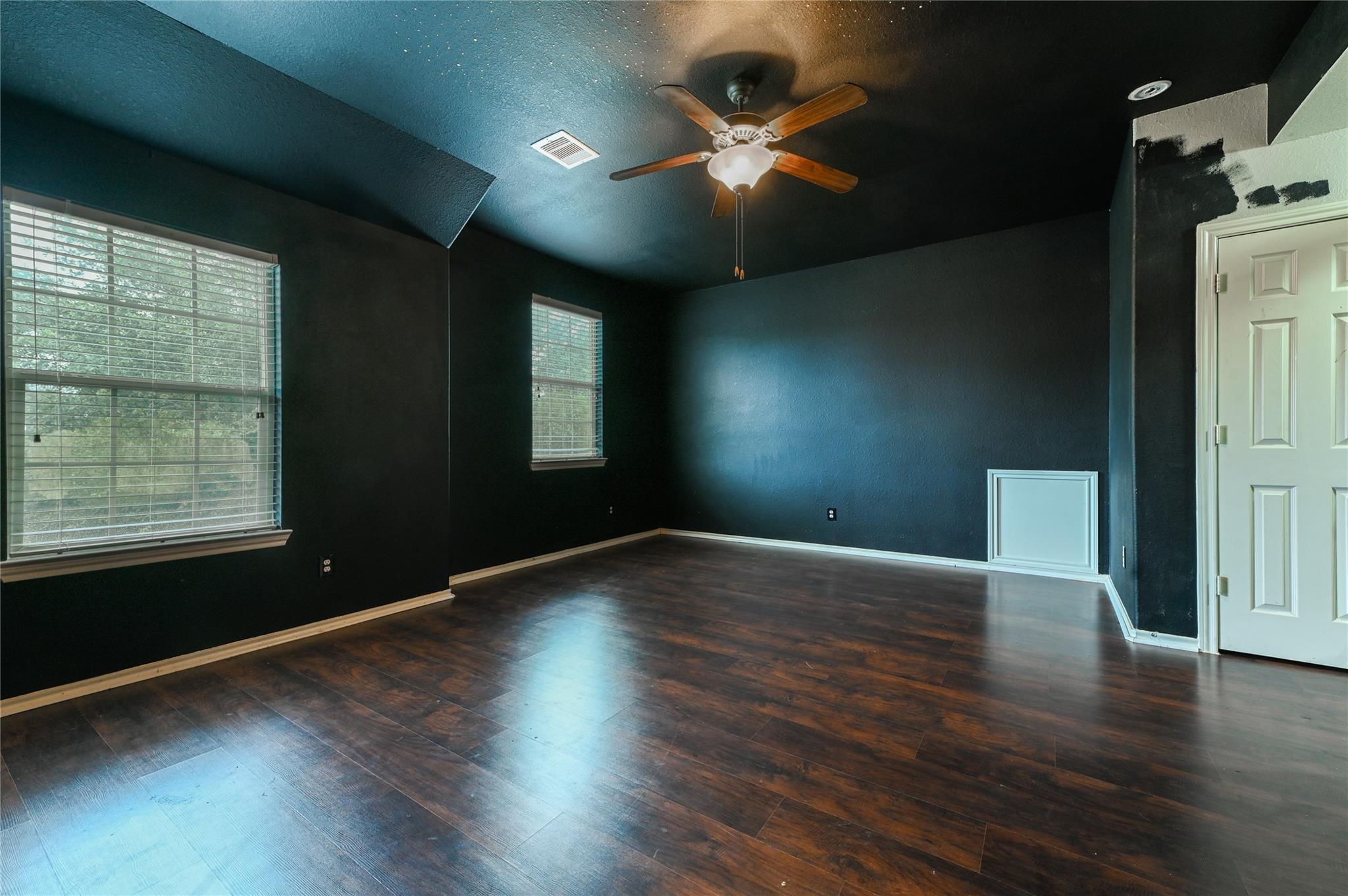 1927 Vermillion View Street