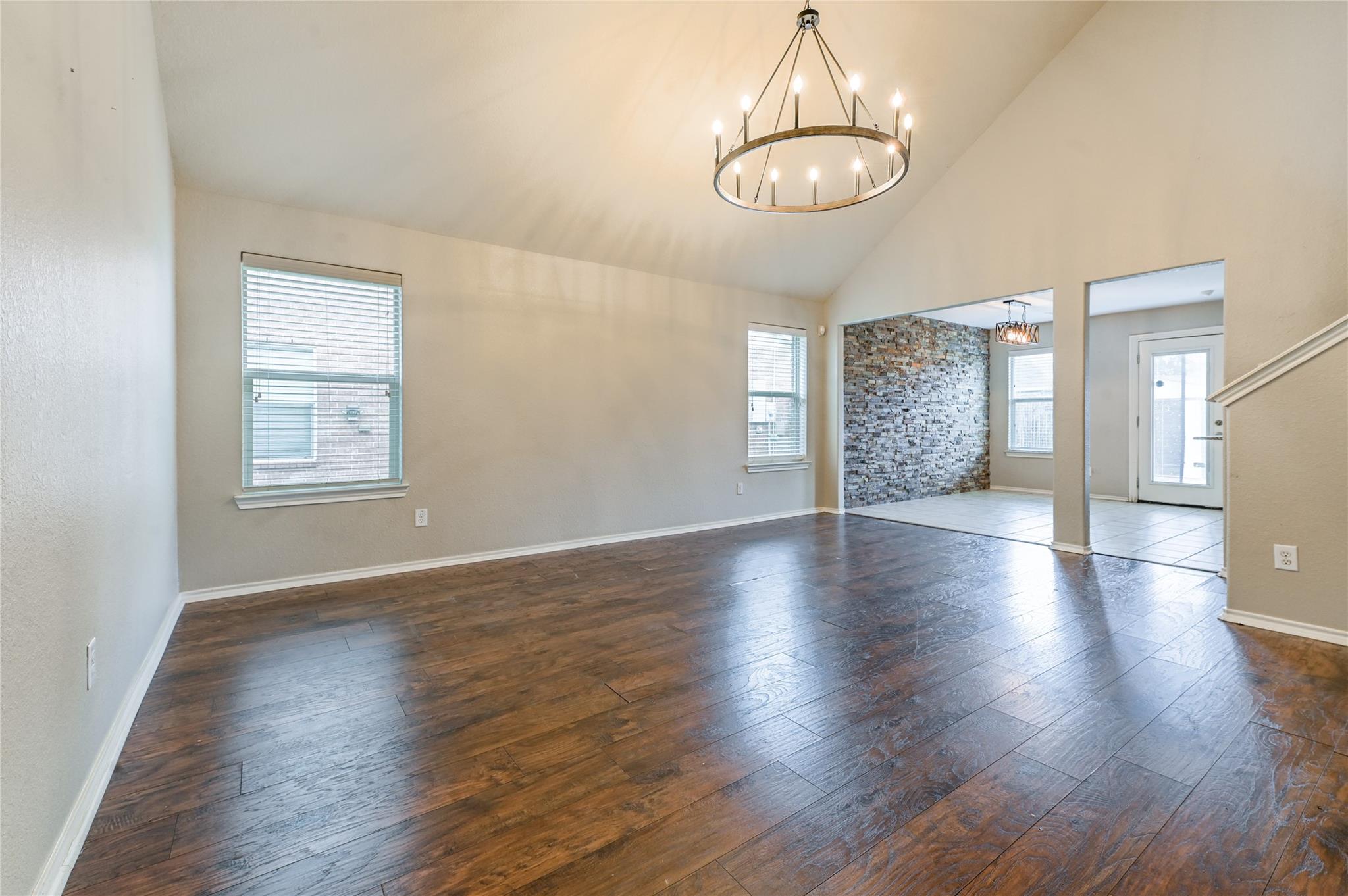 1927 Vermillion View Street