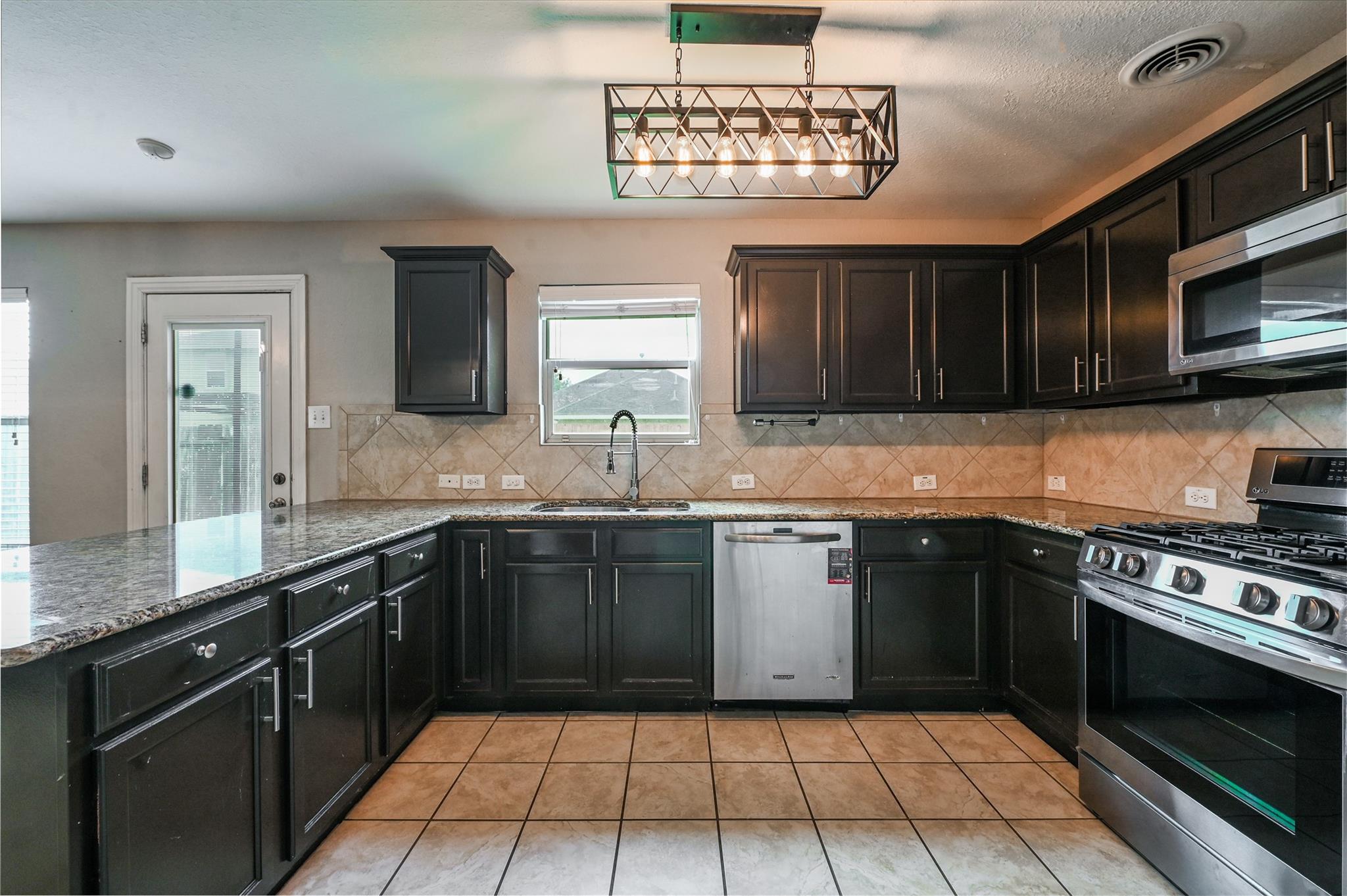 1927 Vermillion View Street