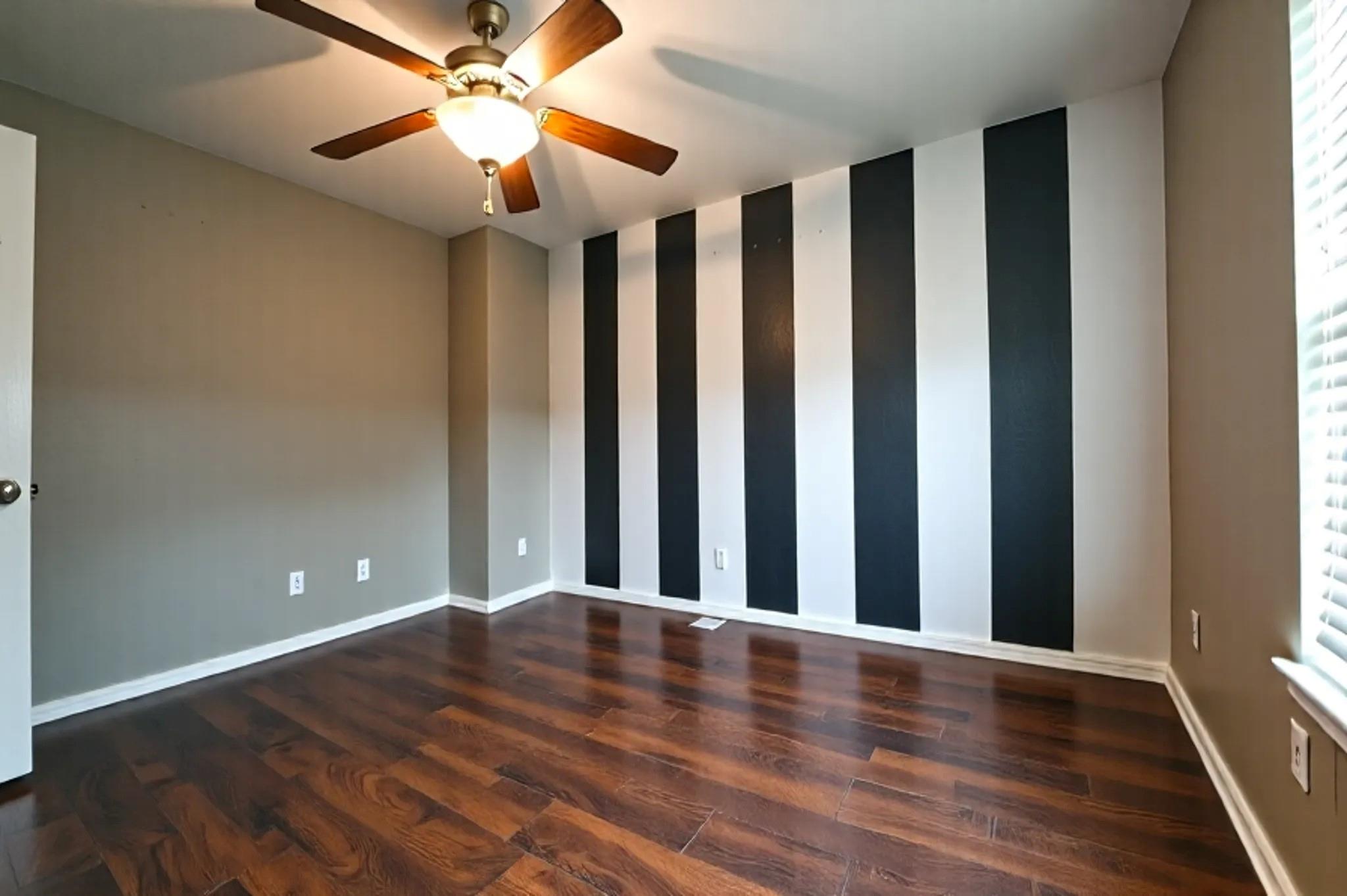 1927 Vermillion View Street