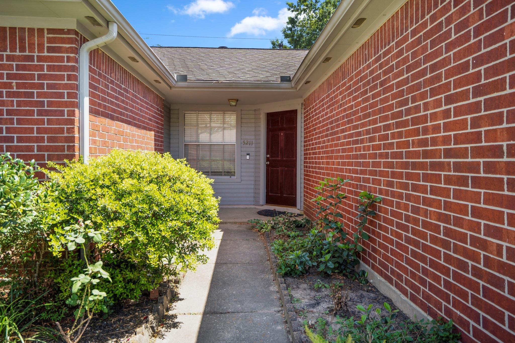 5211 Roserock Lane