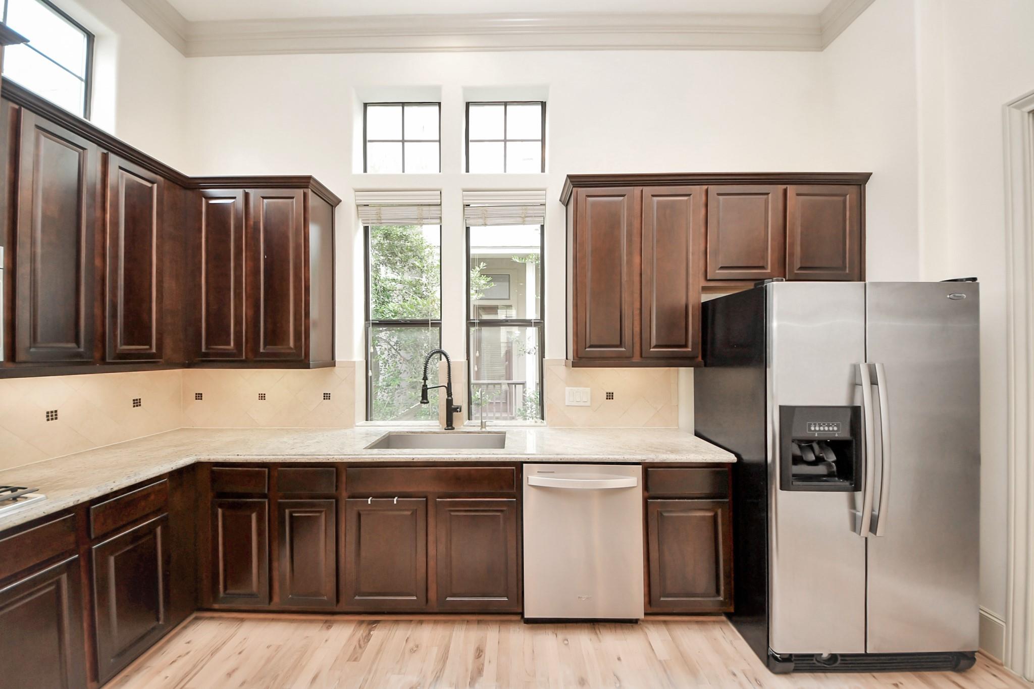 3229 Maxroy Street