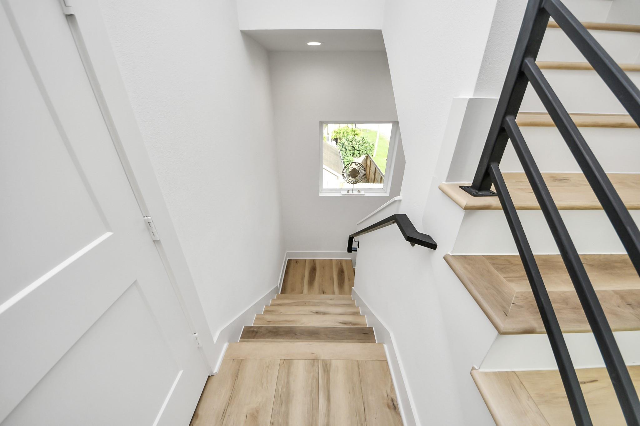 1044 W 17th Street
