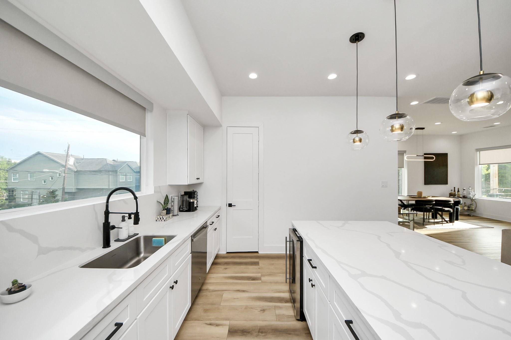 1044 W 17th Street