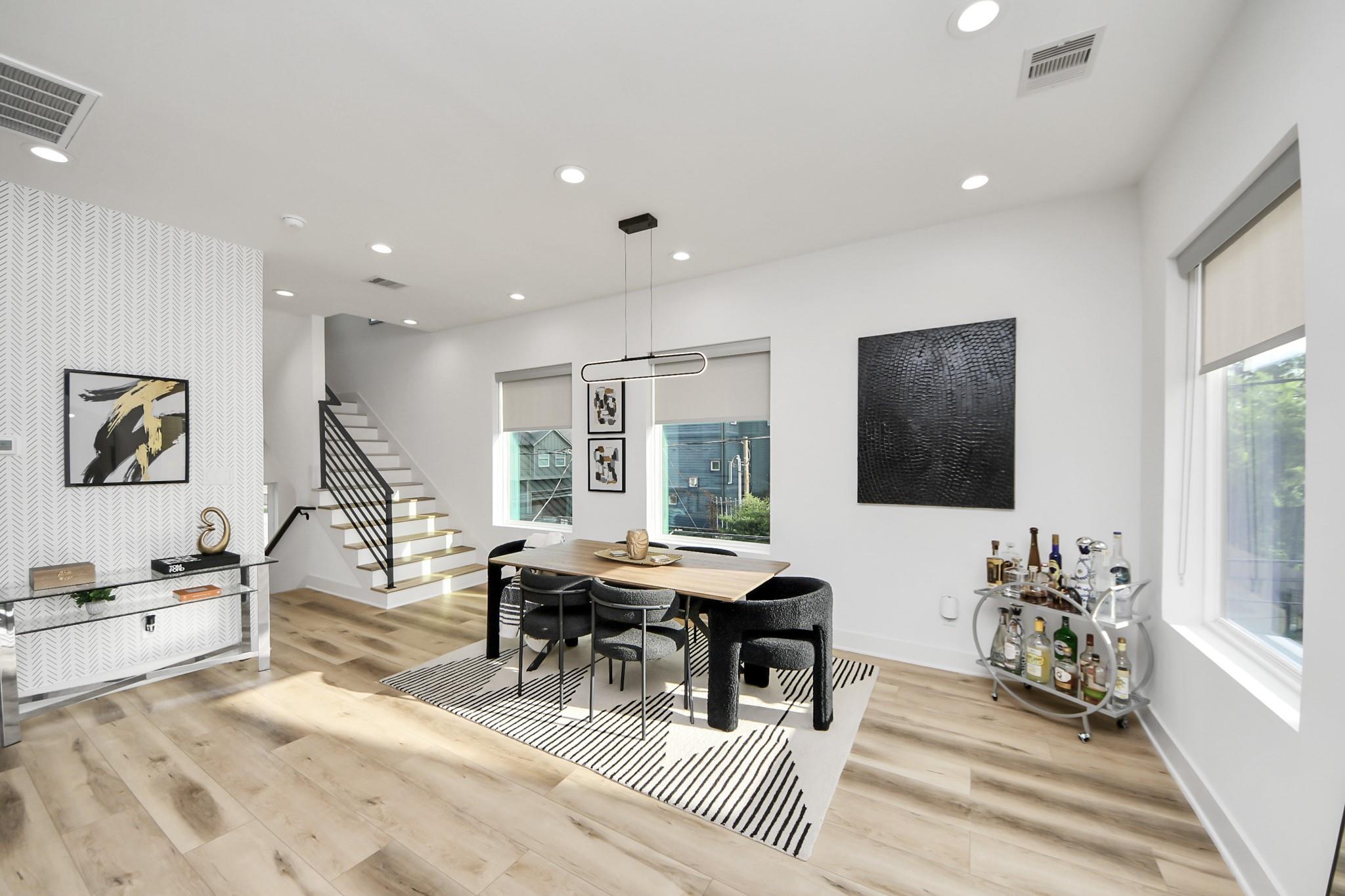 1044 W 17th Street