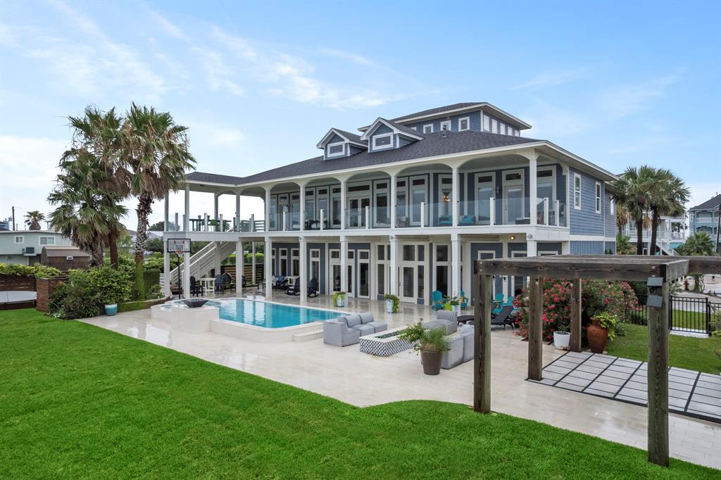 1026 Lillian Lane