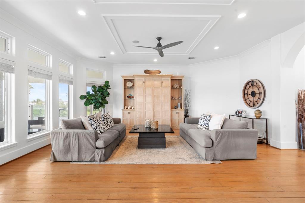 1026 Lillian Lane