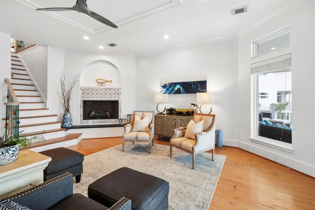 1026 Lillian Lane