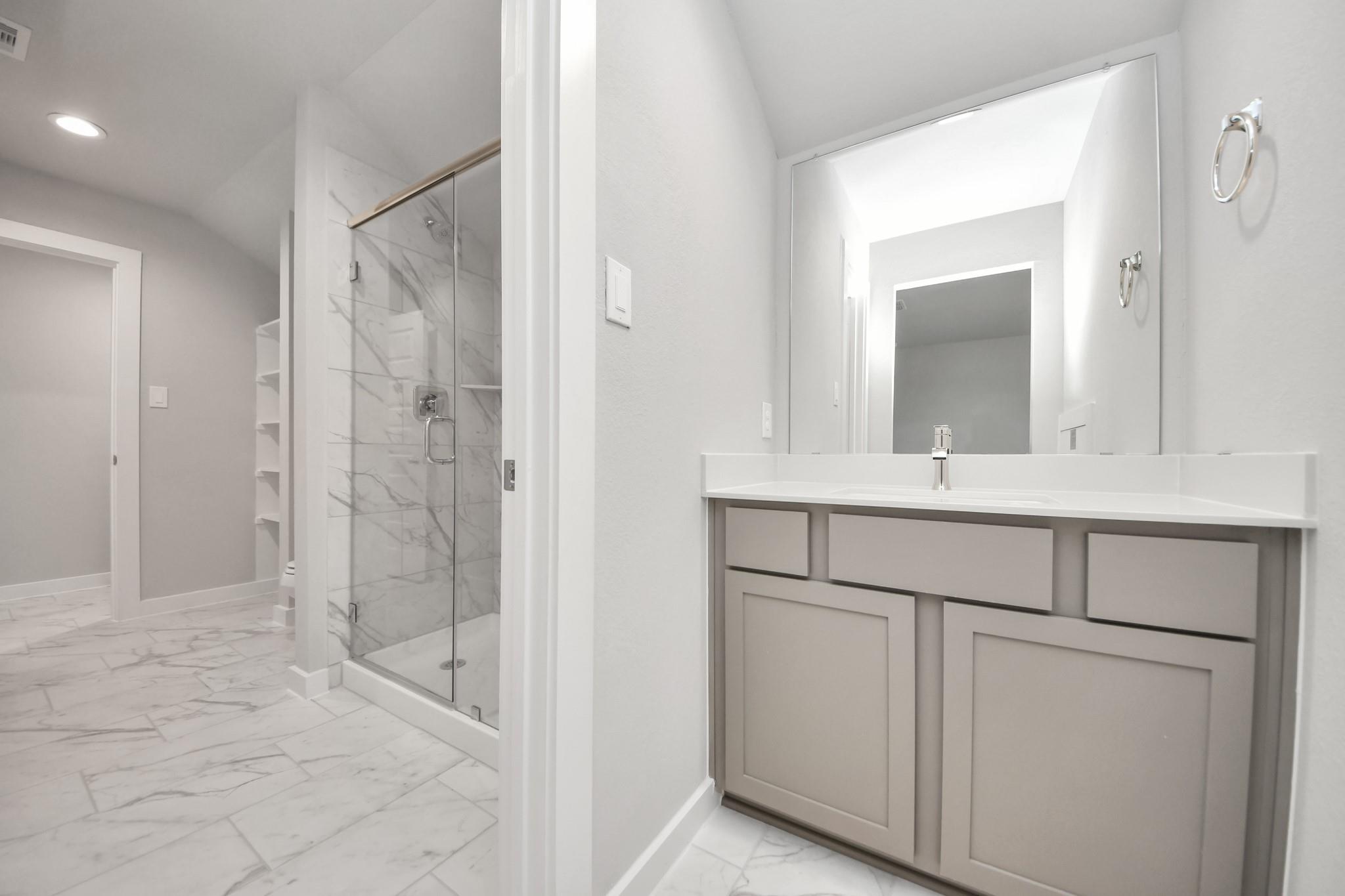 2107 Della Lakes Court