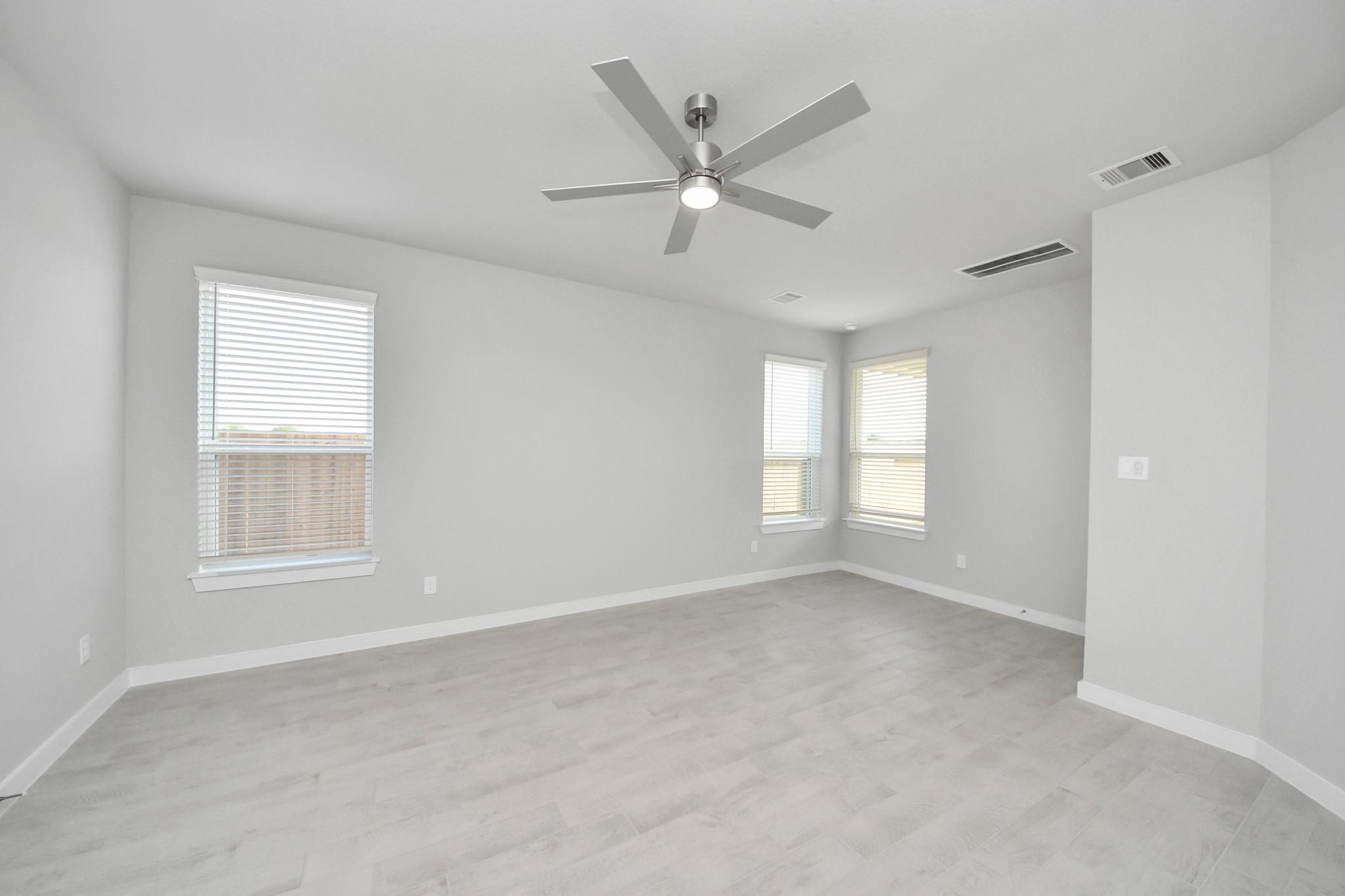 2107 Della Lakes Court