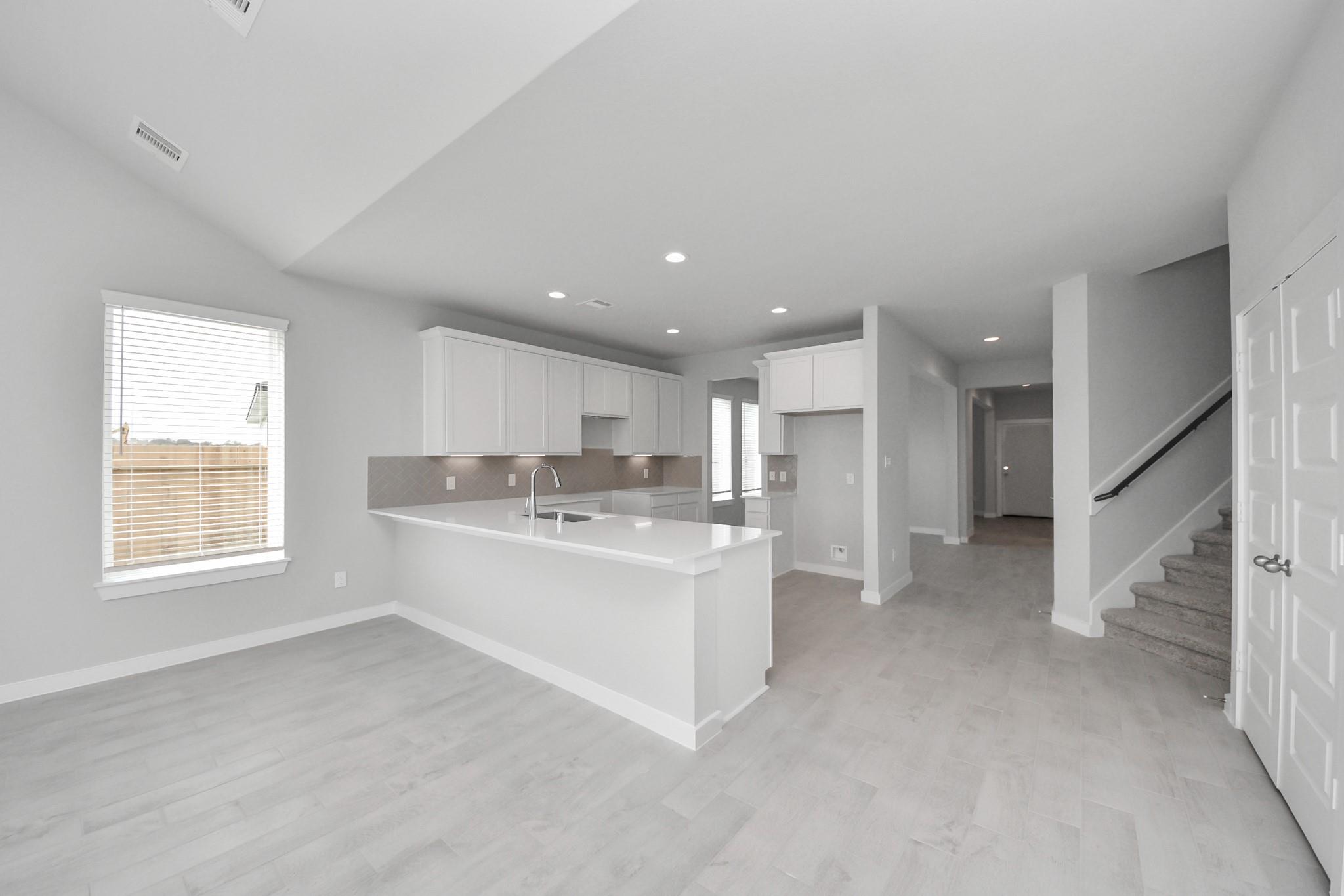 2107 Della Lakes Court