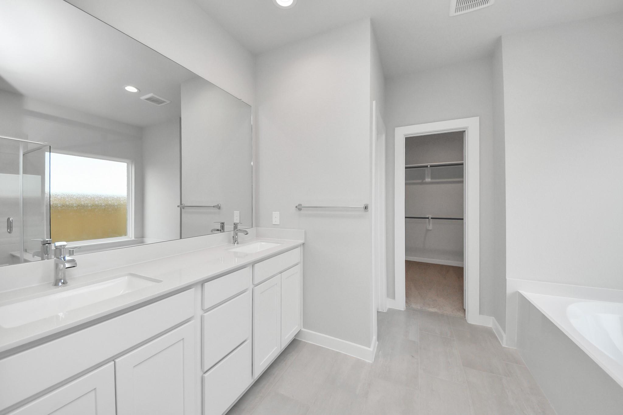 2107 Della Lakes Court