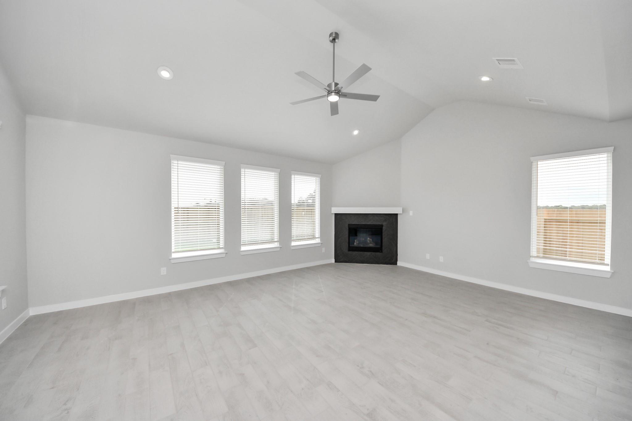 2107 Della Lakes Court