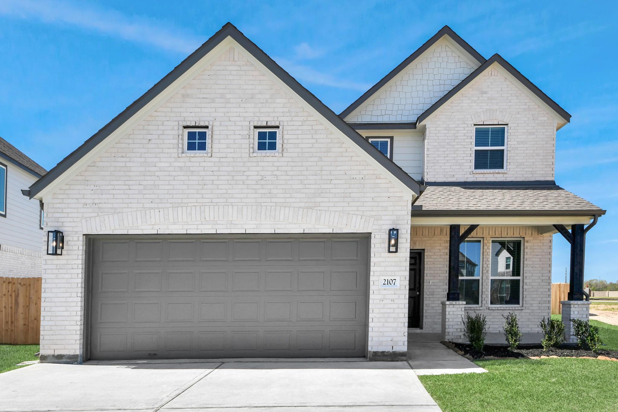 2107 Della Lakes Court