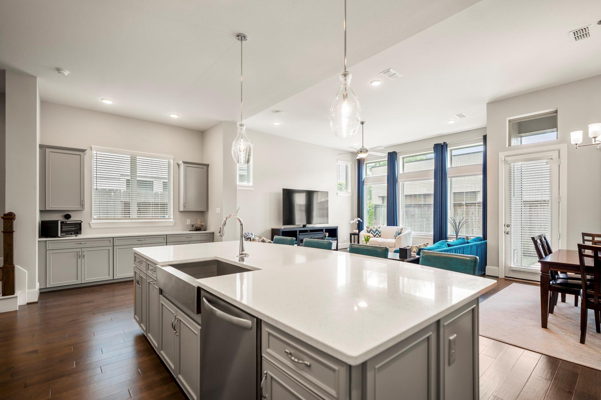 1412 Arkley Way