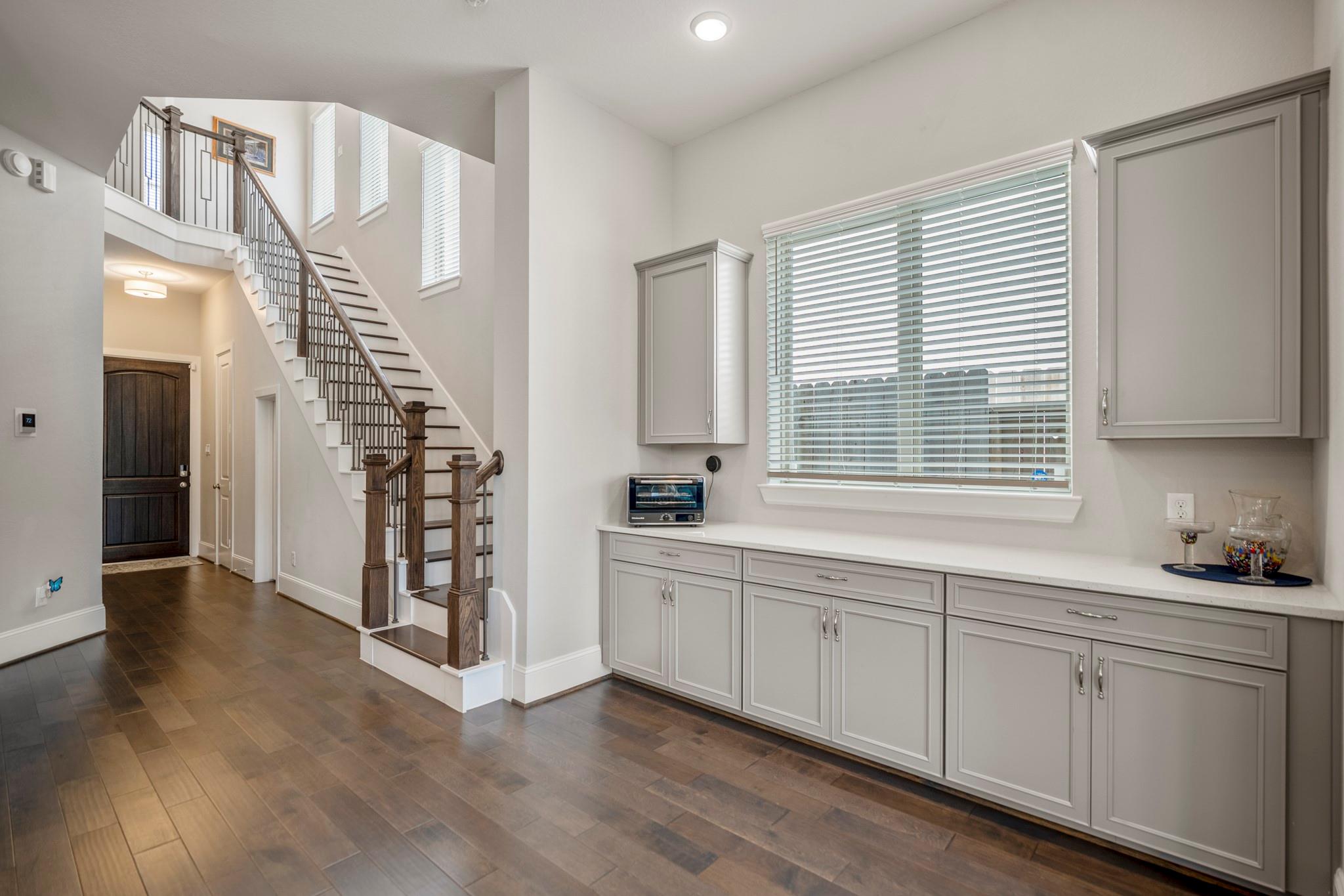 1412 Arkley Way