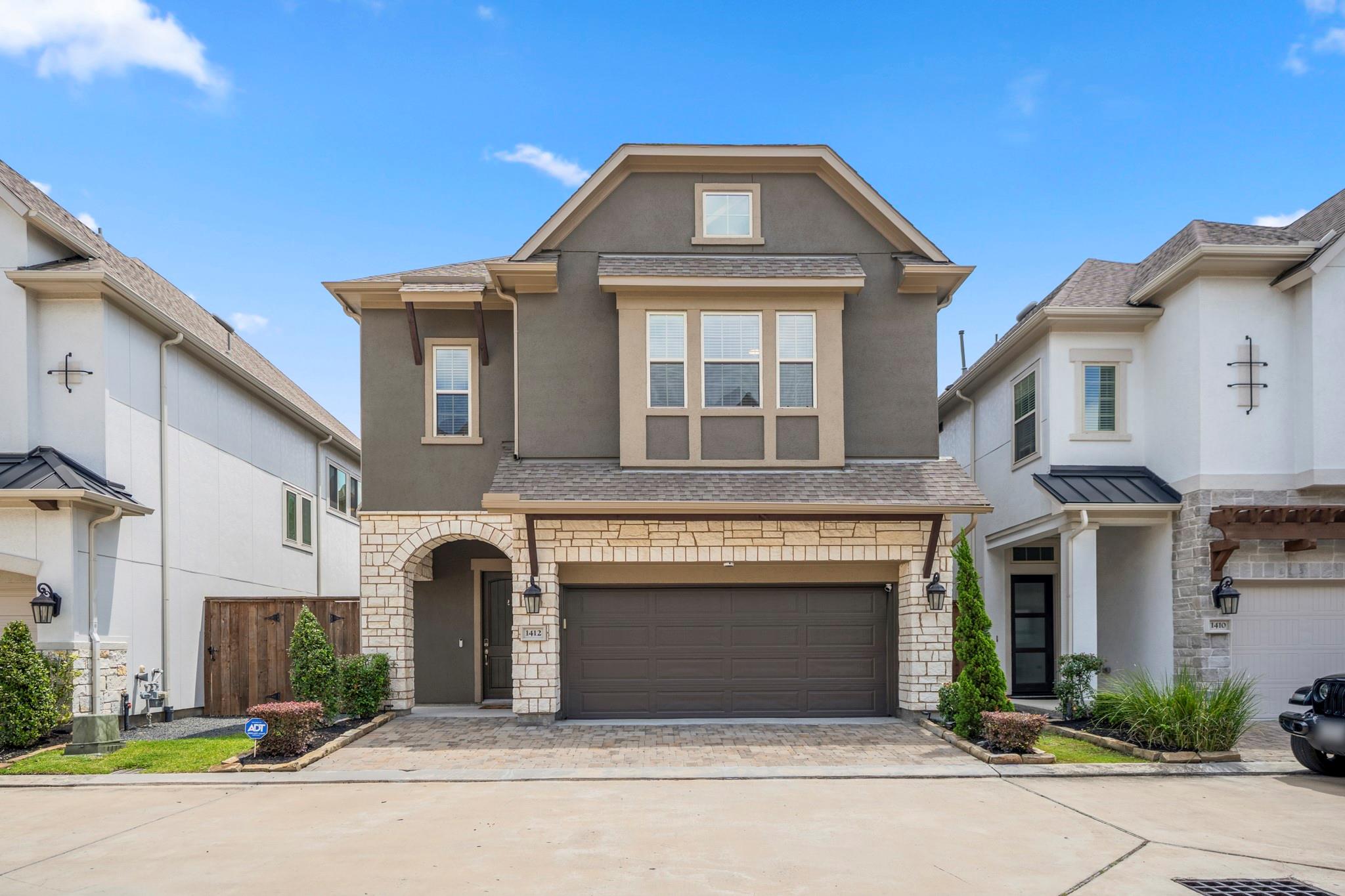 1412 Arkley Way