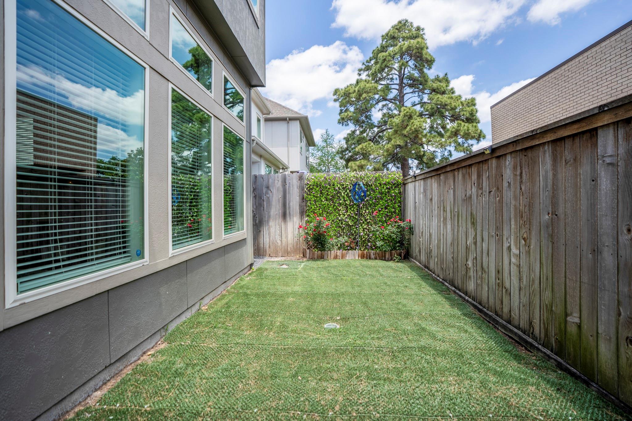 1412 Arkley Way