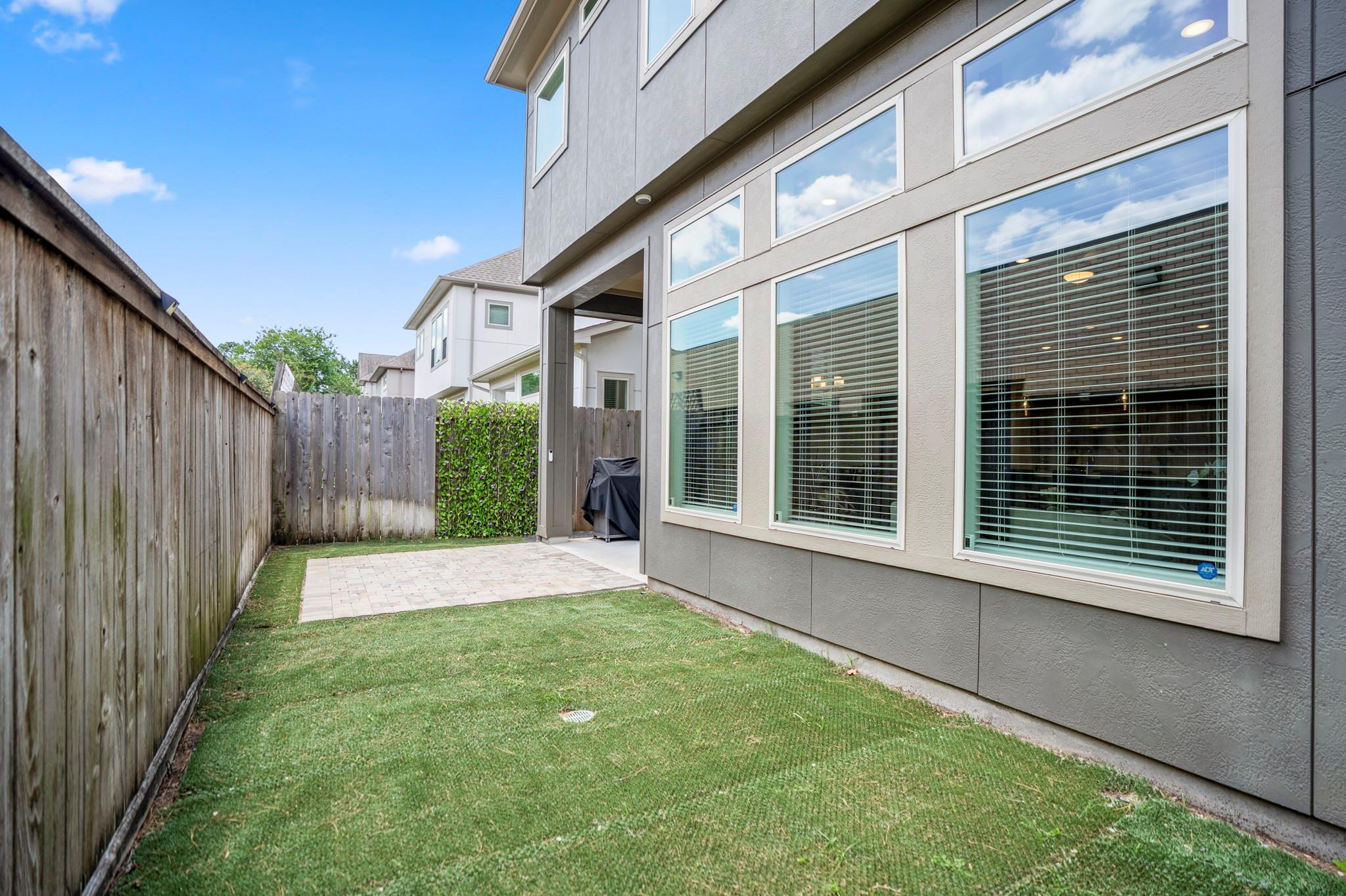 1412 Arkley Way