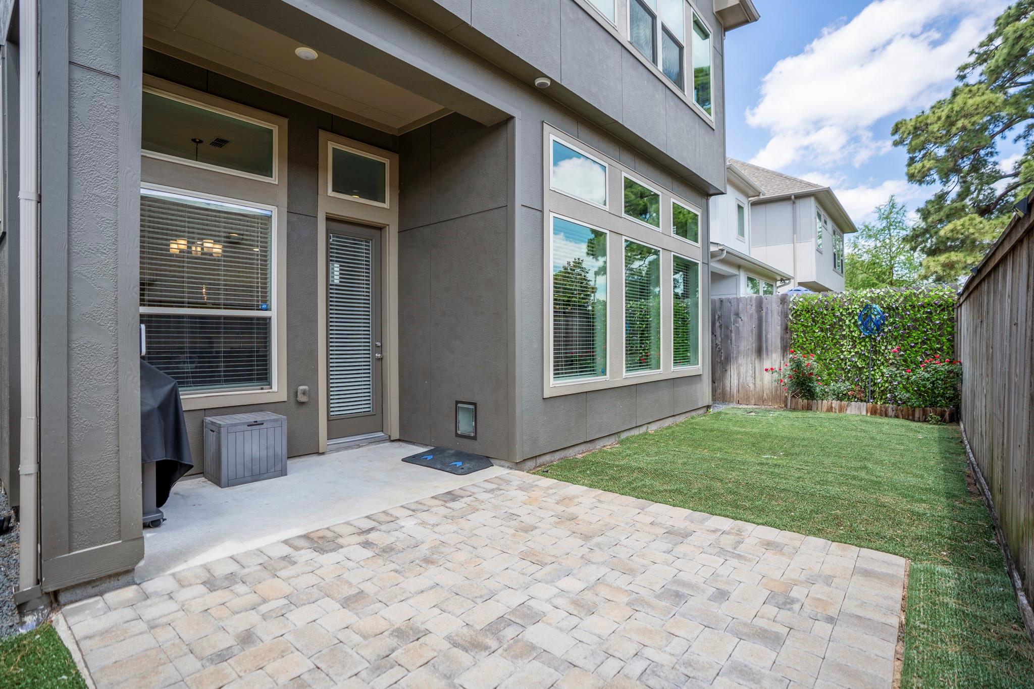 1412 Arkley Way