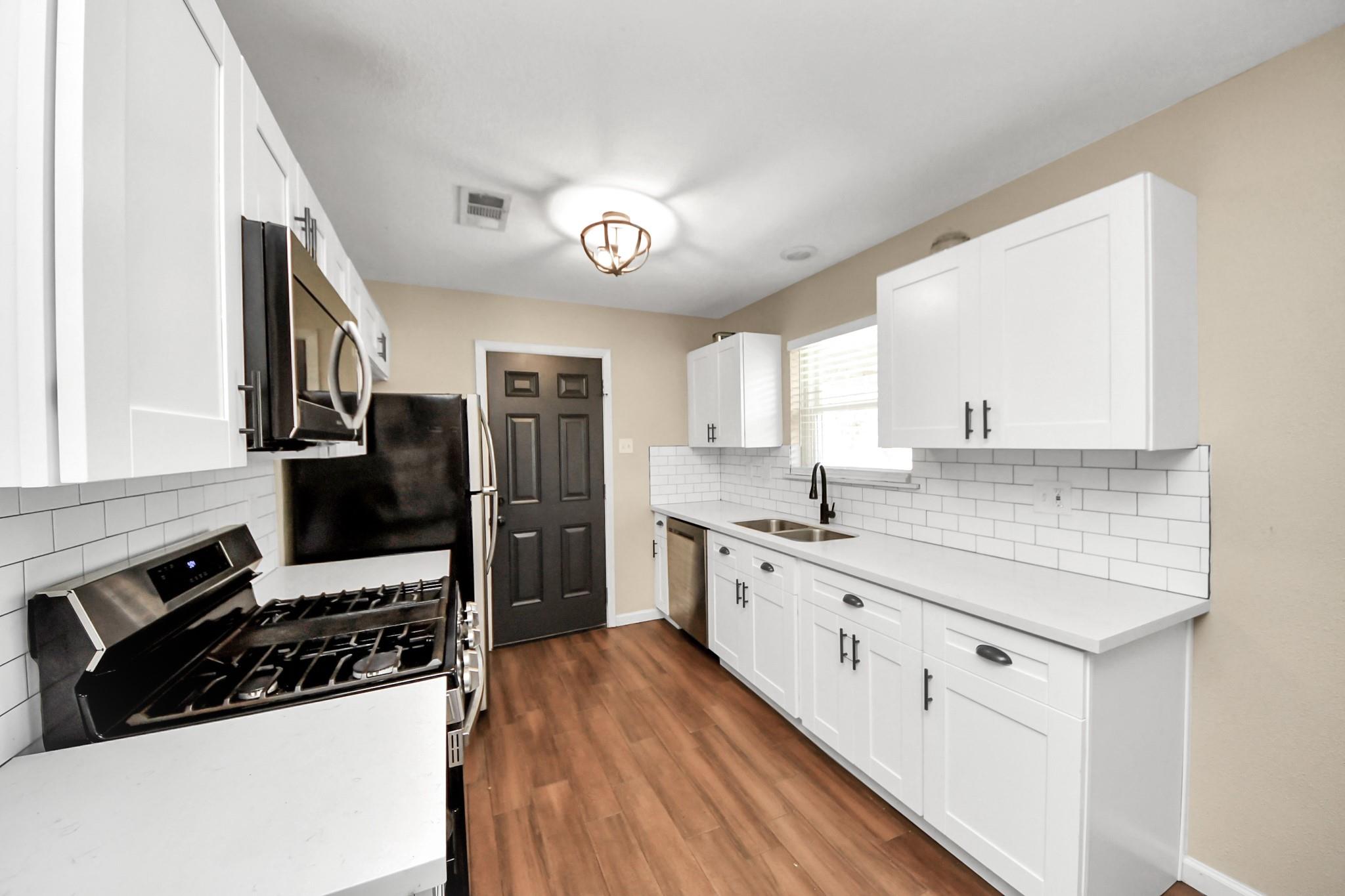 10526 Hollyglen Drive